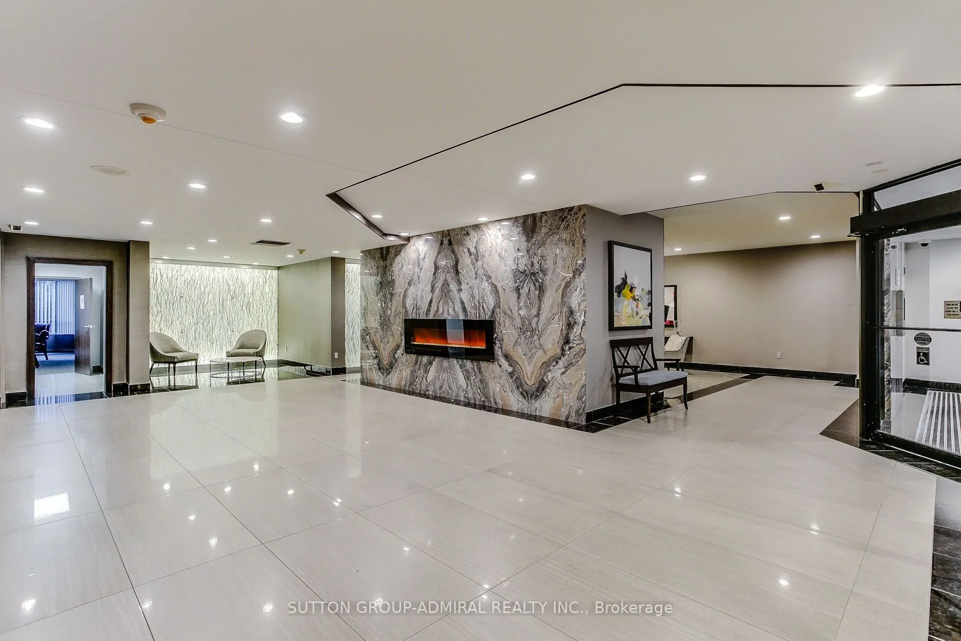 7601 Bathurst Street, #908