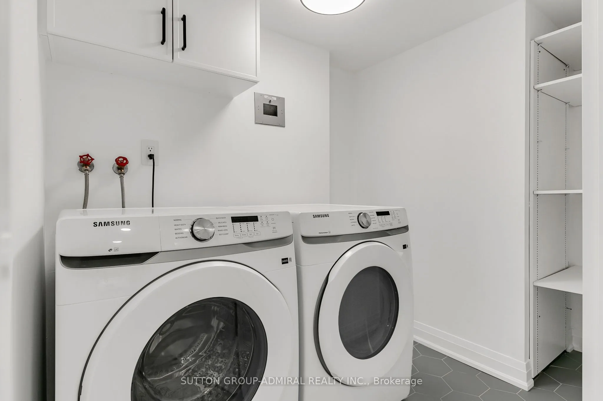 7601 Bathurst Street, #908