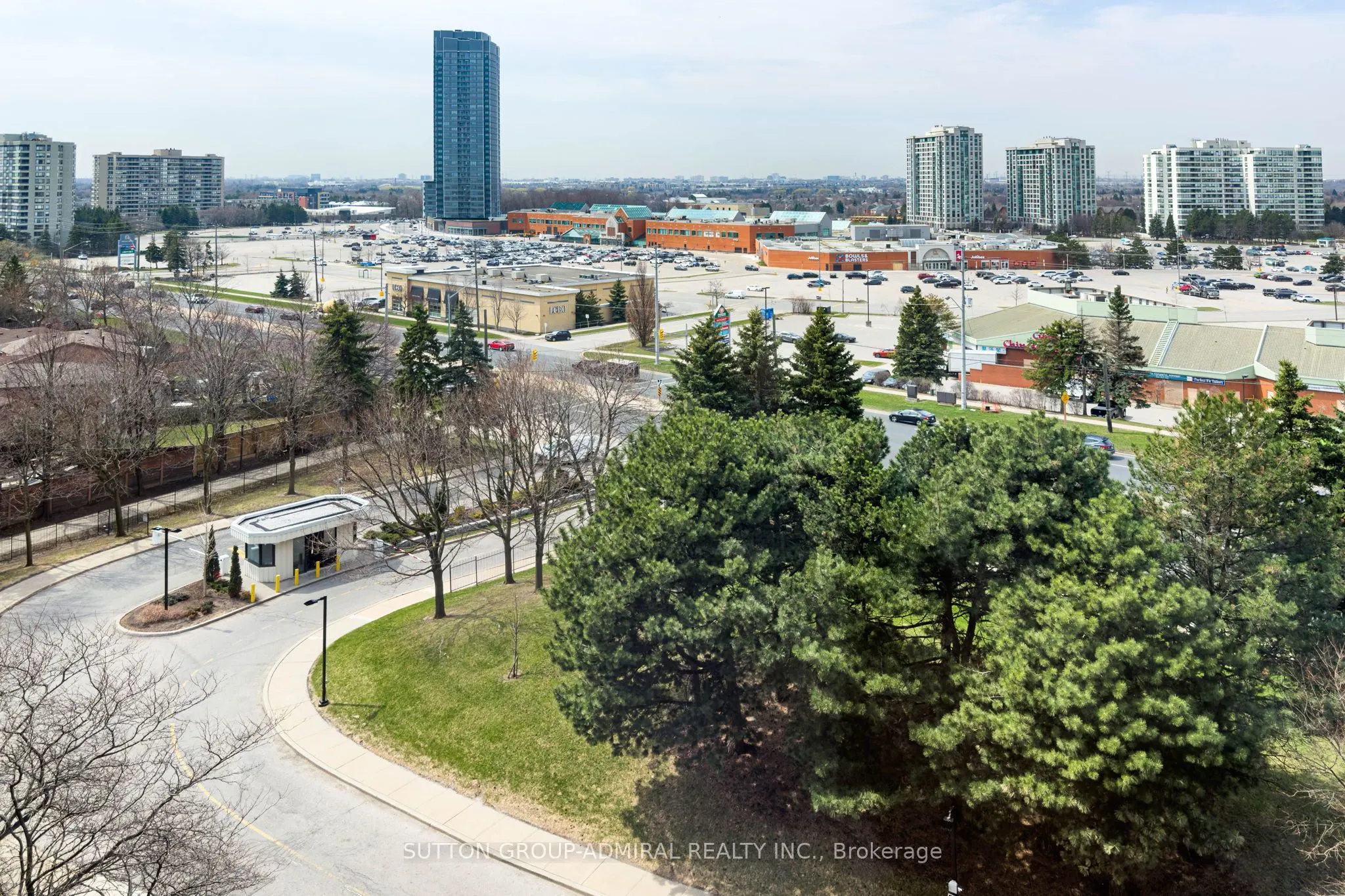 7601 Bathurst Street, #908