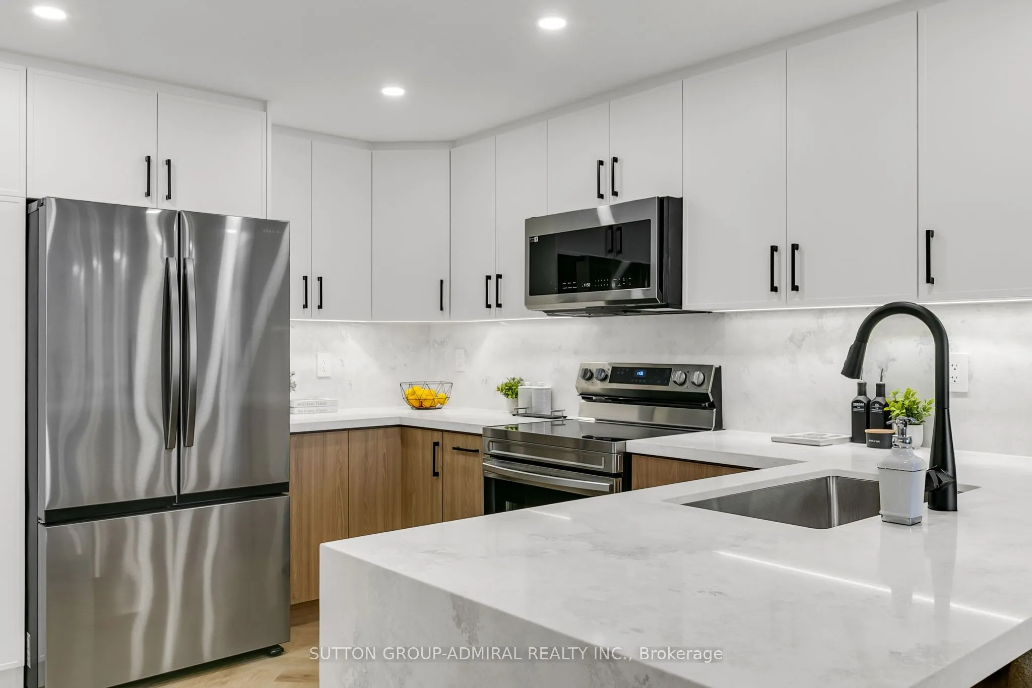 7601 Bathurst Street, #908