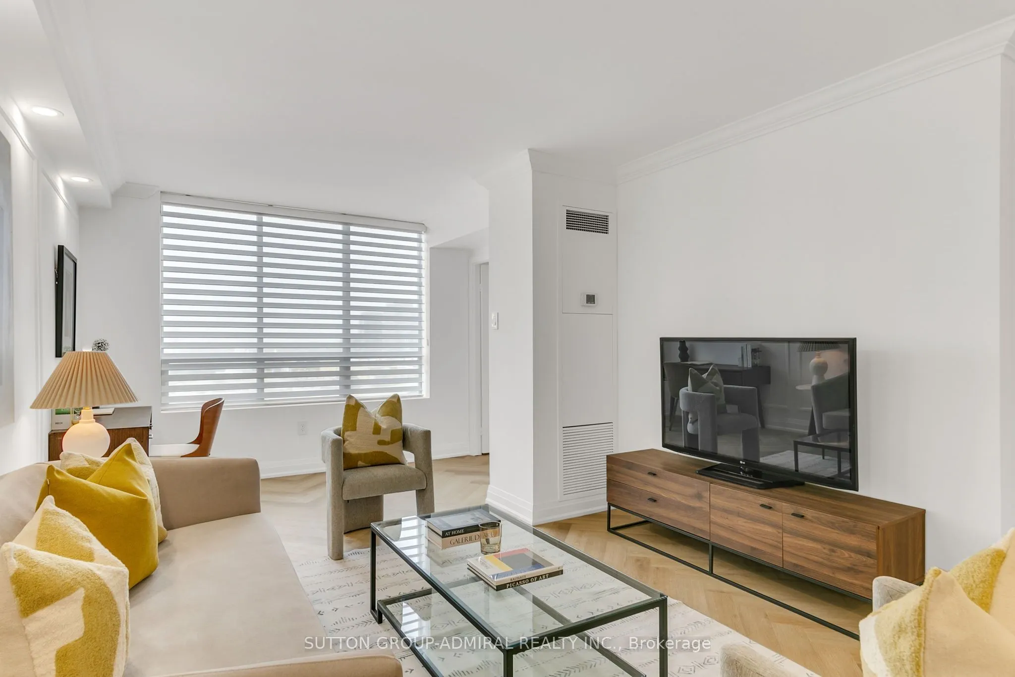 7601 Bathurst Street, #908