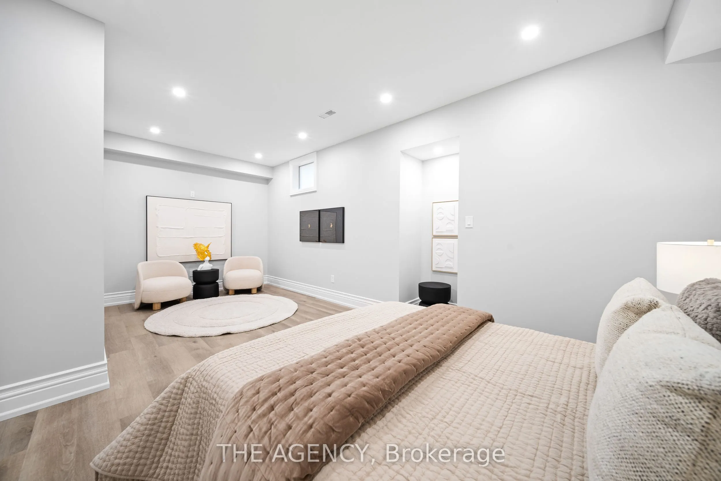 18 Westbrooke Boulevard