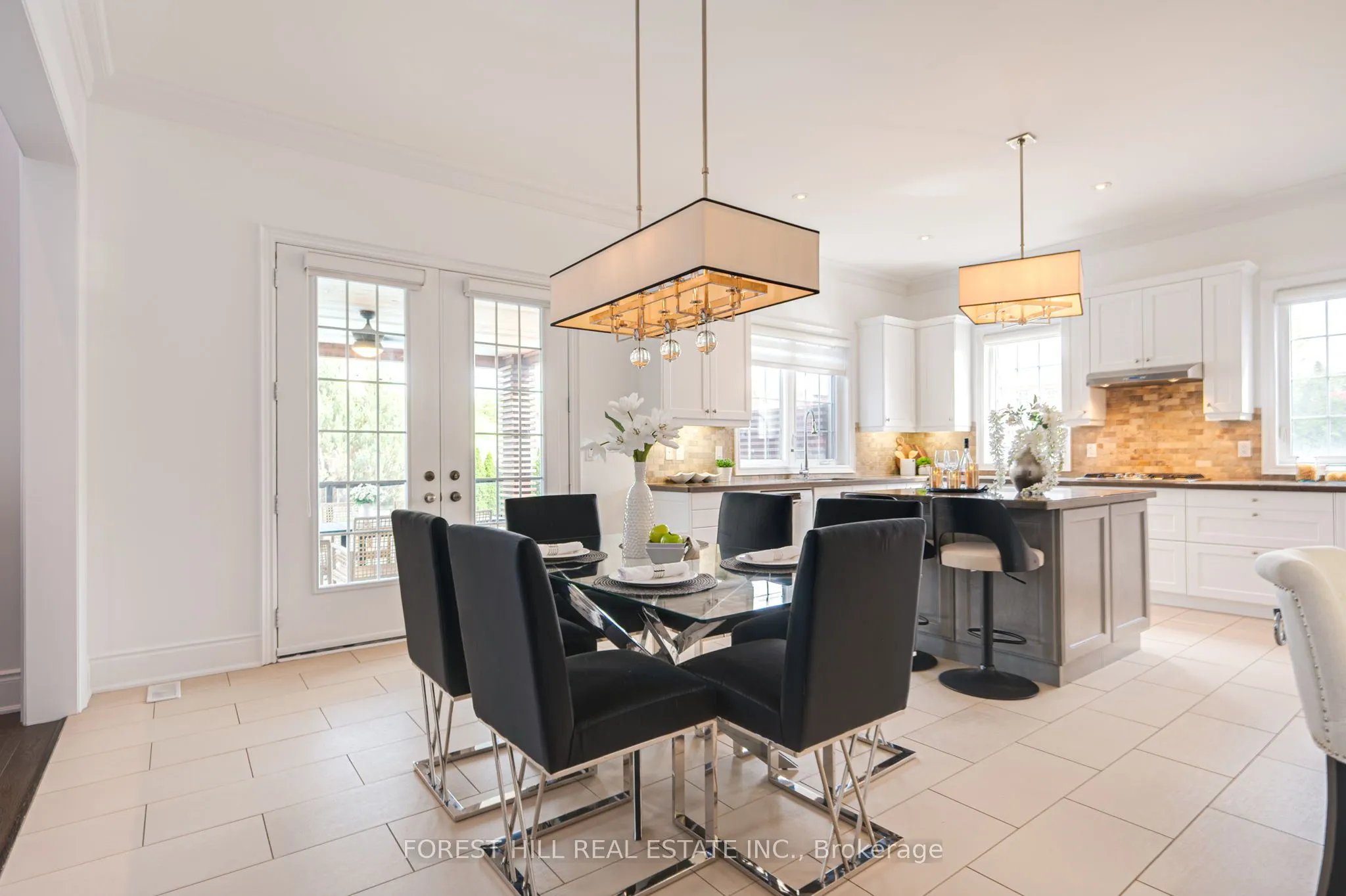 101 Glenheron Crescent