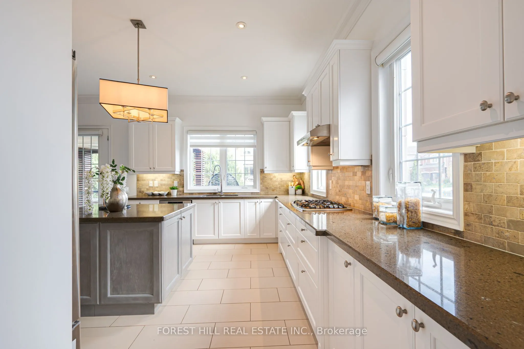 101 Glenheron Crescent