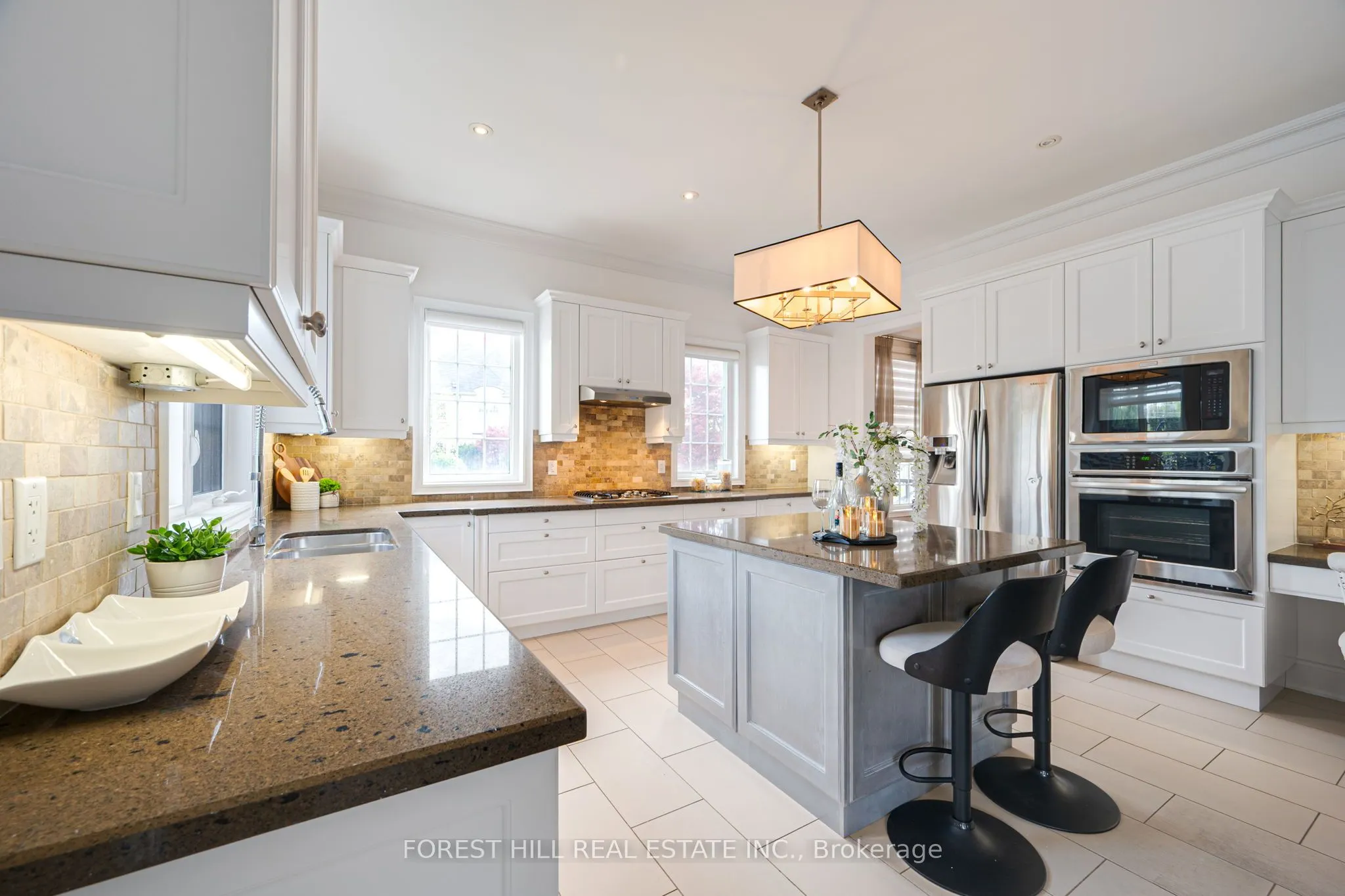 101 Glenheron Crescent
