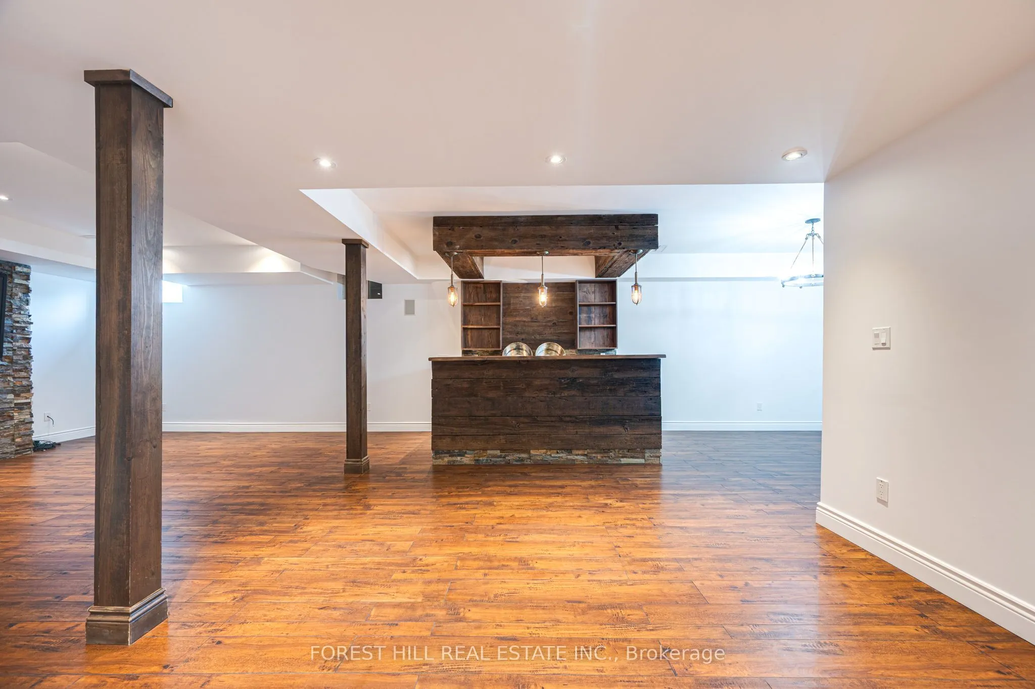 101 Glenheron Crescent
