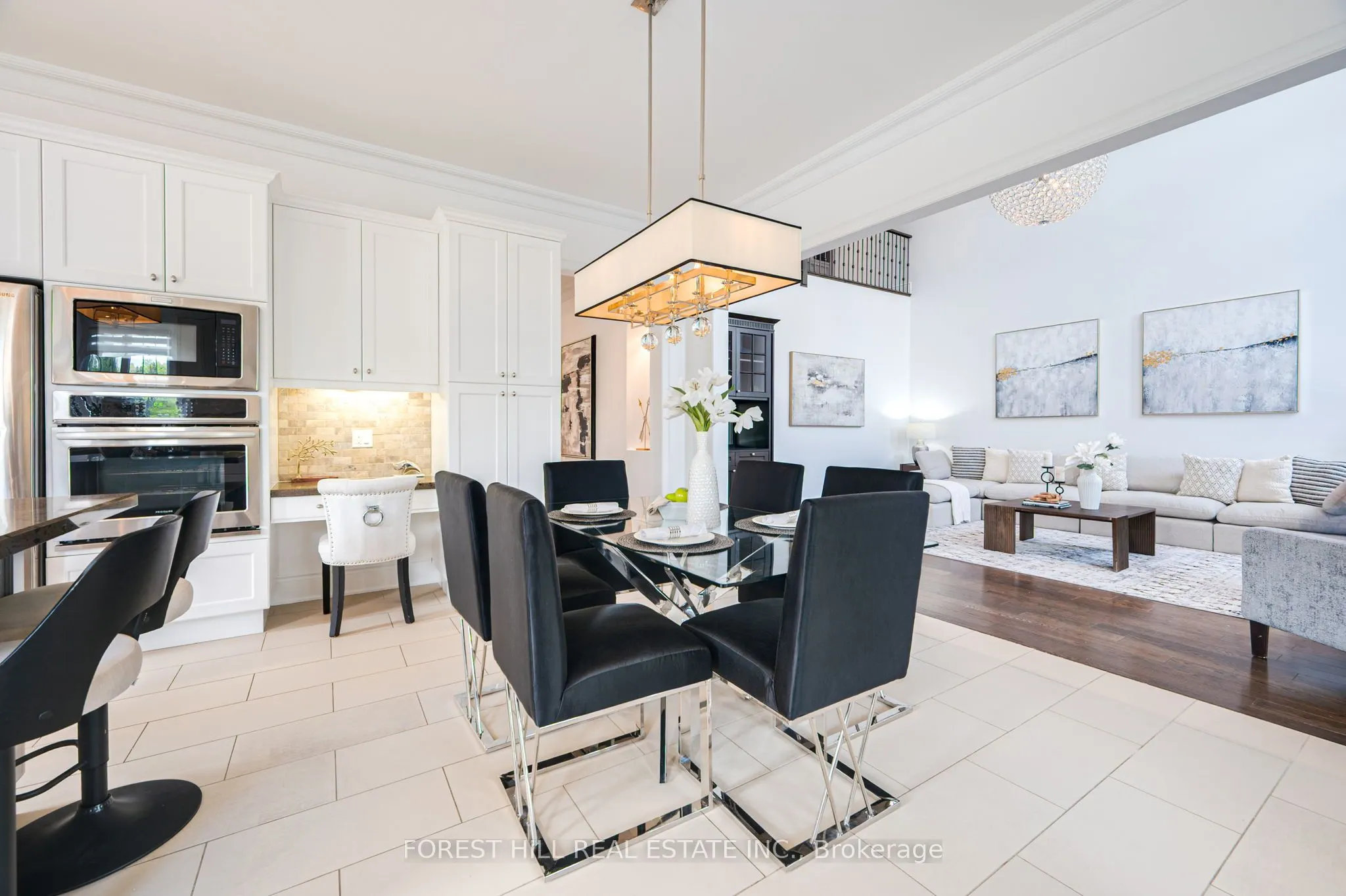 101 Glenheron Crescent