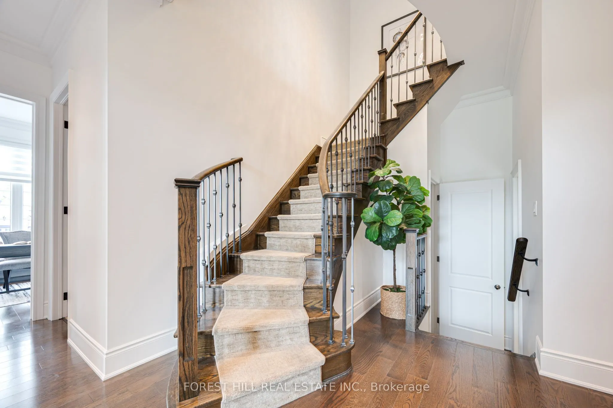 101 Glenheron Crescent