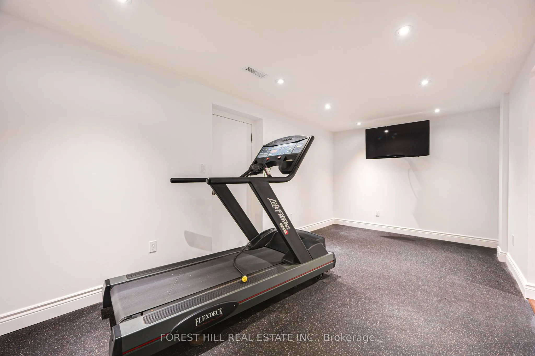 101 Glenheron Crescent