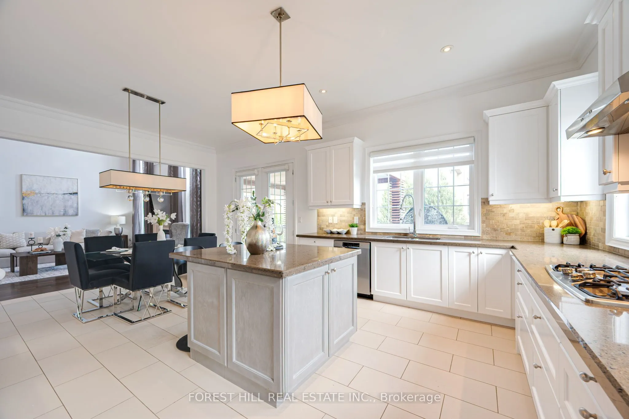 101 Glenheron Crescent