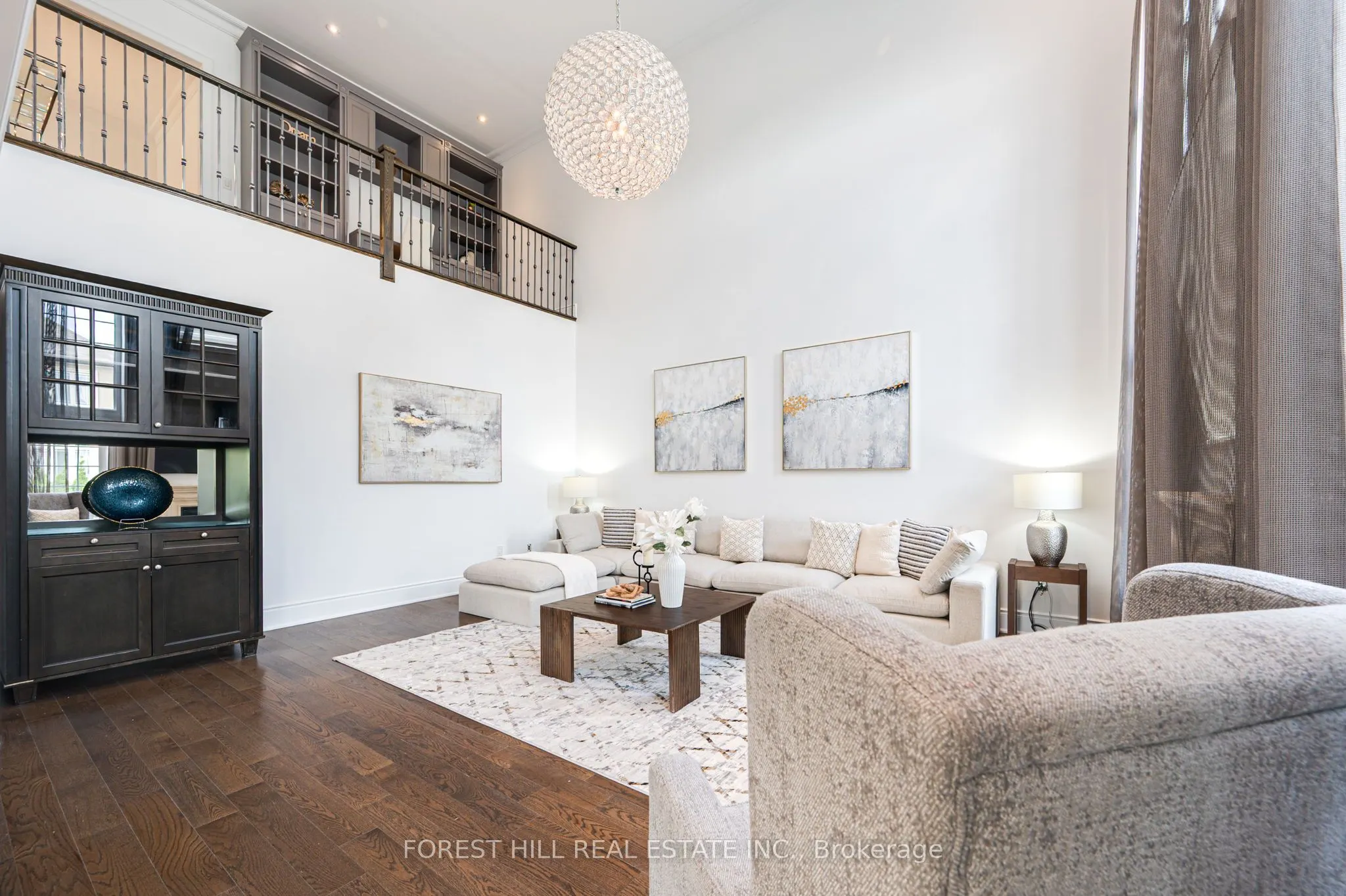 101 Glenheron Crescent
