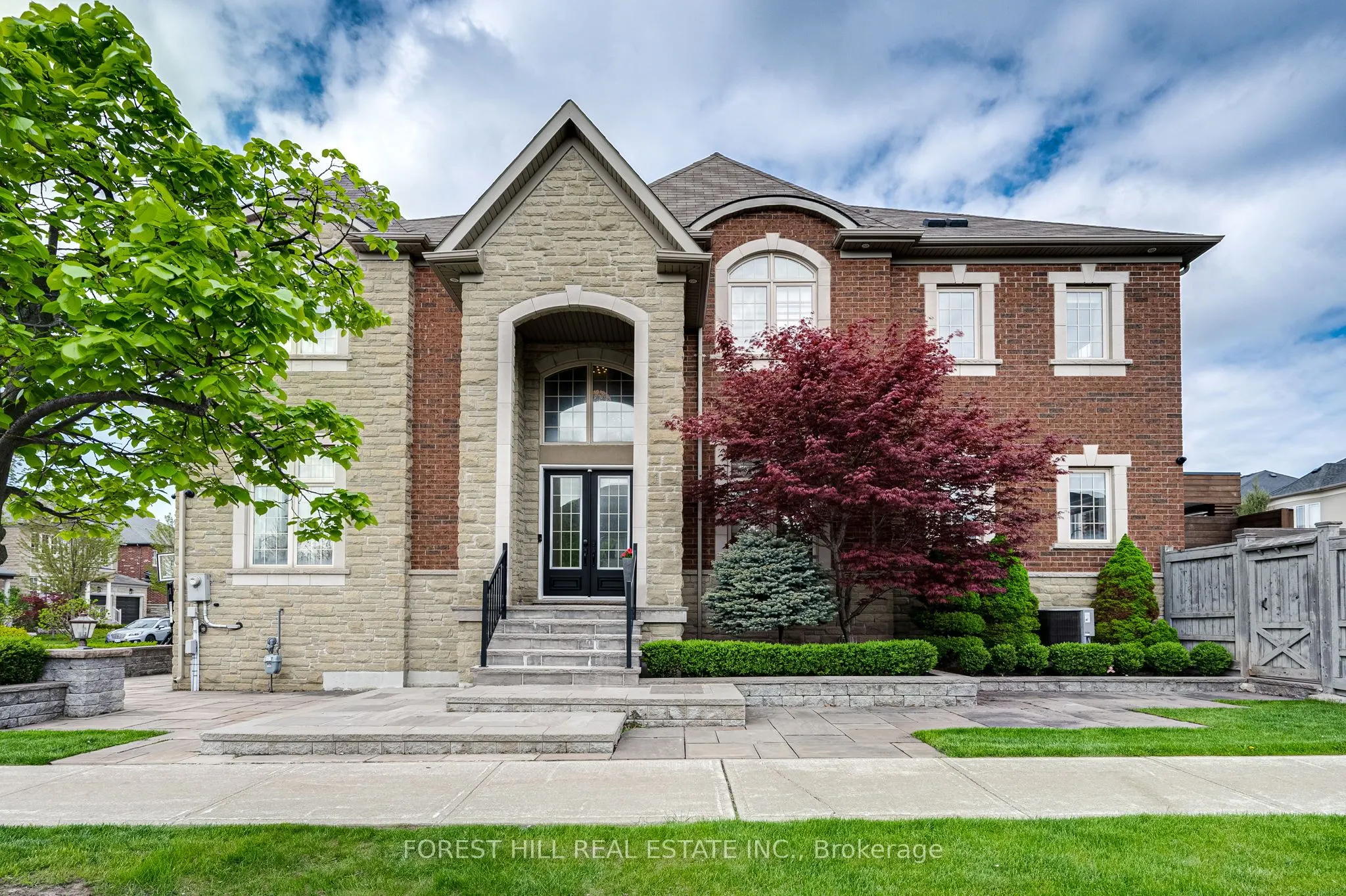 101 Glenheron Crescent