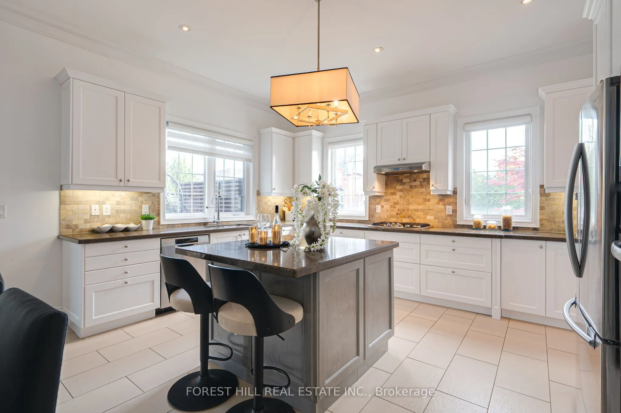 101 Glenheron Crescent