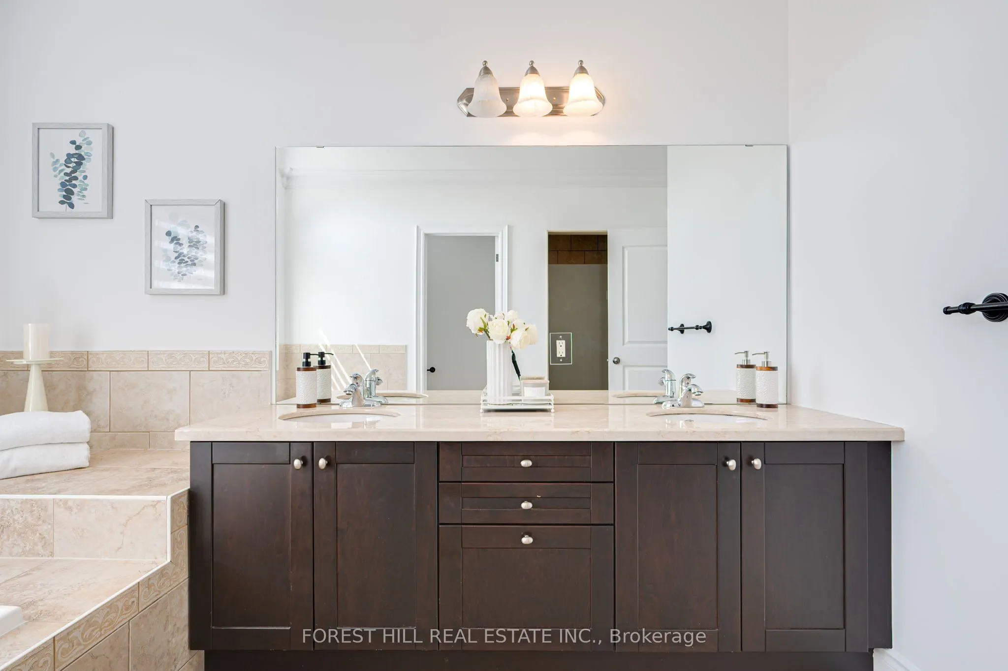 101 Glenheron Crescent