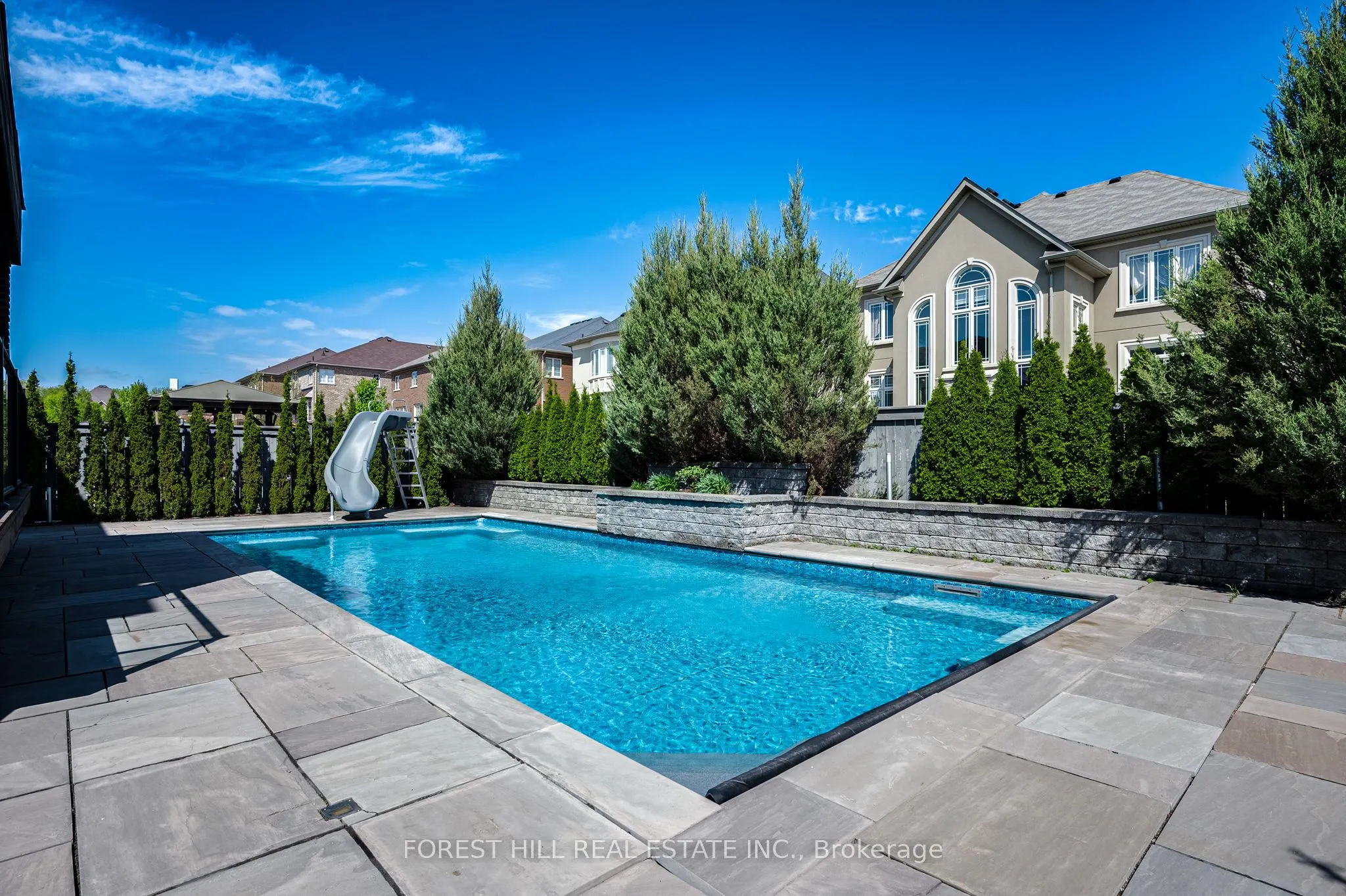 101 Glenheron Crescent