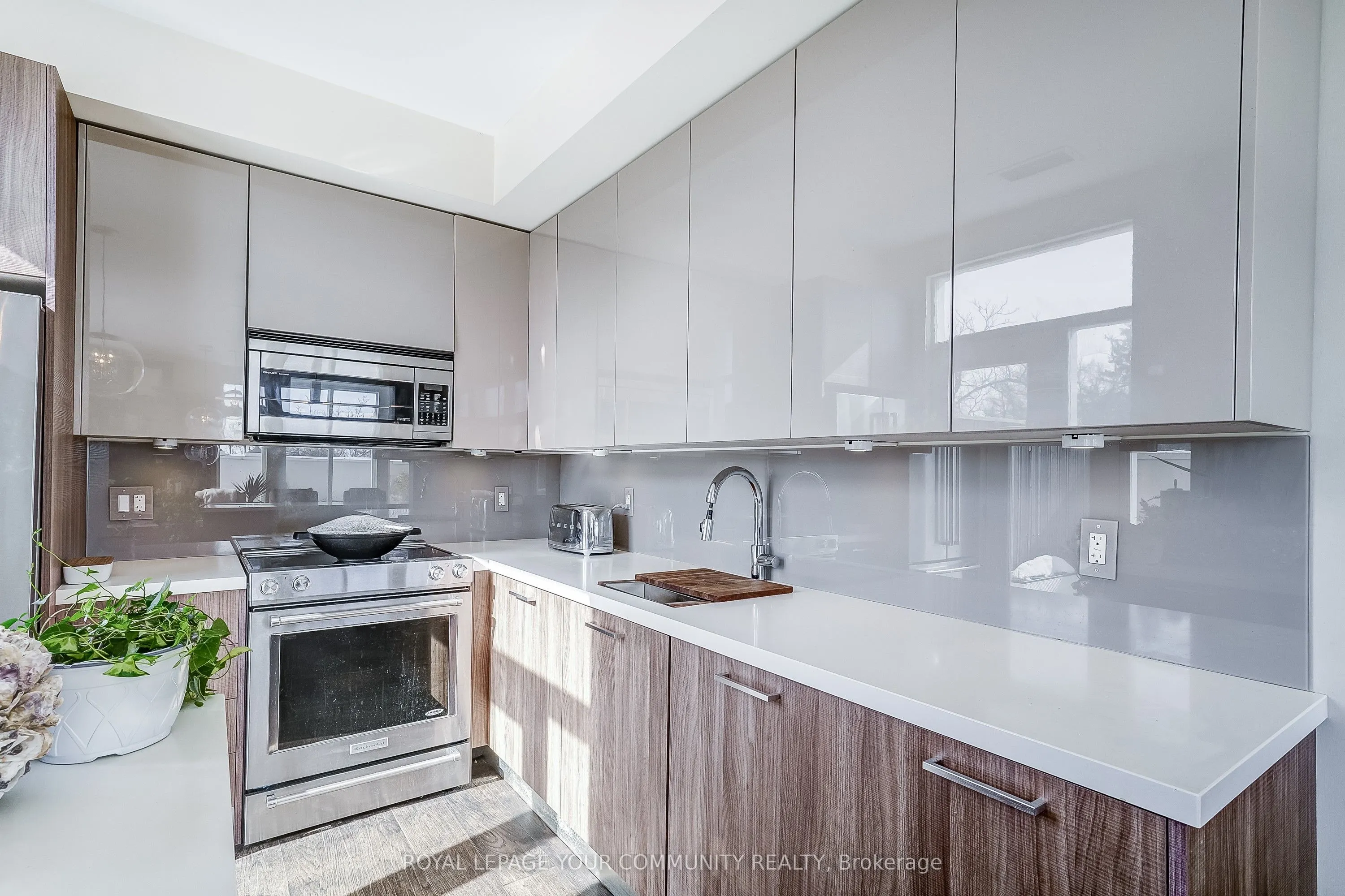 64 Wells Street, #402