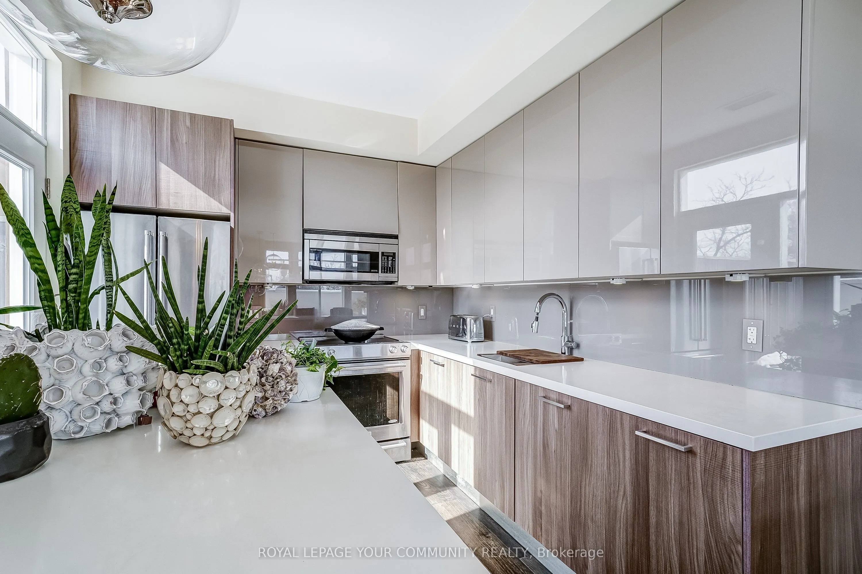 64 Wells Street, #402