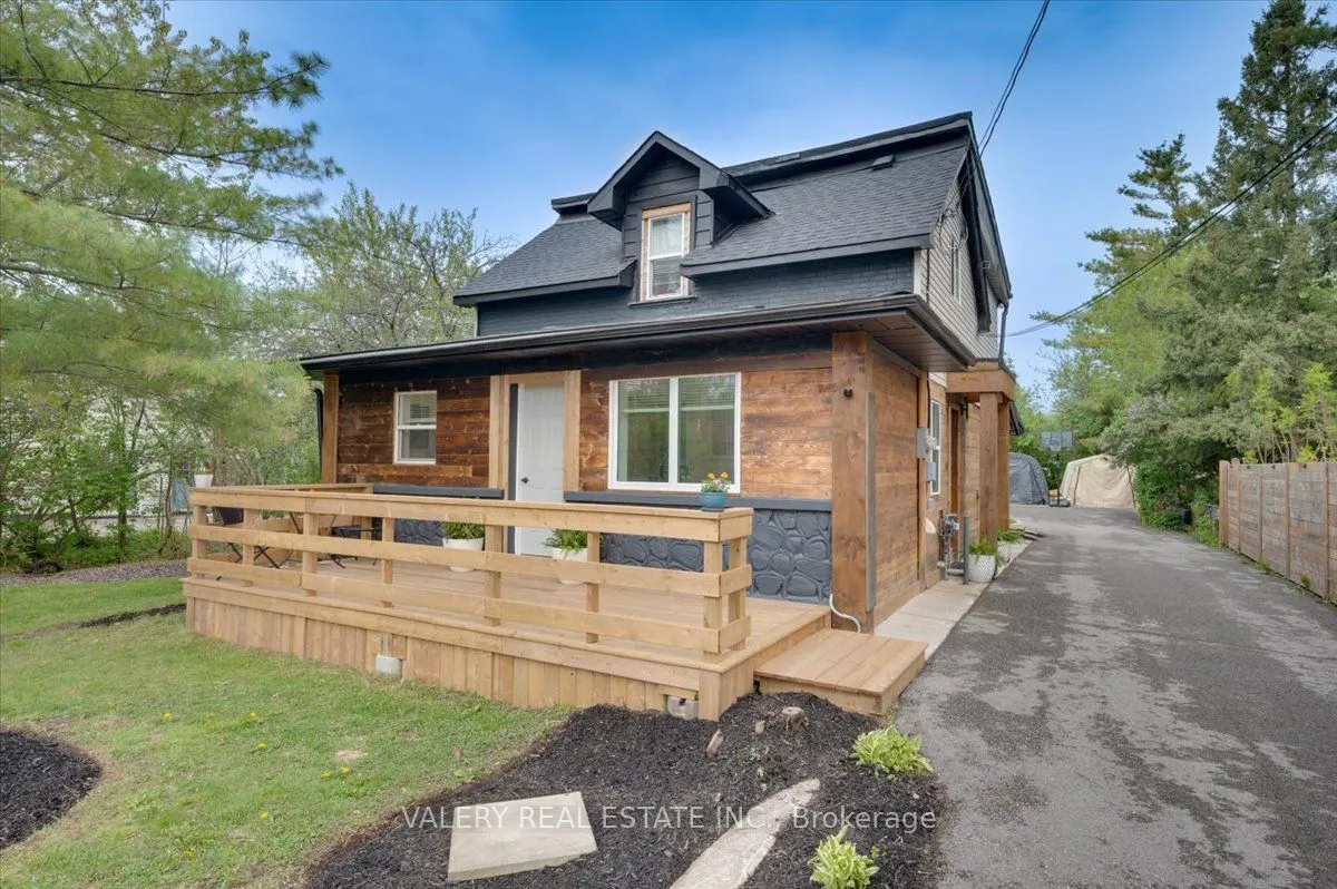 1020 Ewart Street