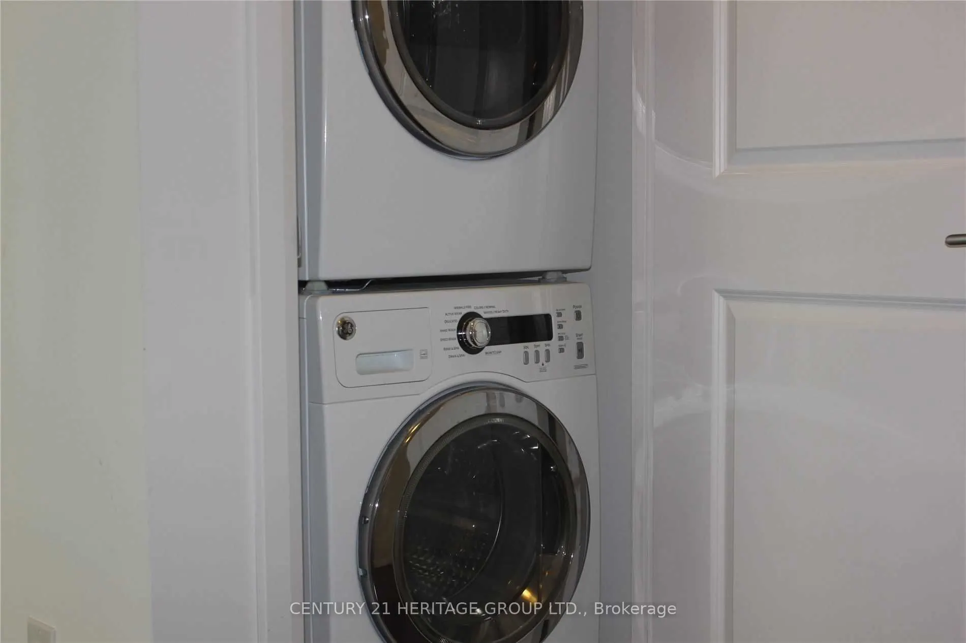 7167 Yonge Street, #721