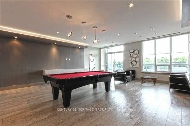 7167 Yonge Street, #721