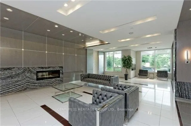 7167 Yonge Street, #721