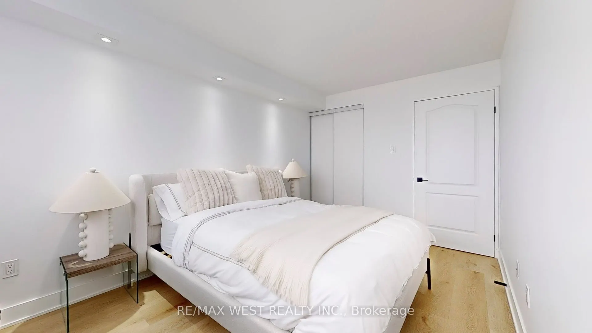 7 Townsgate Drive #1408