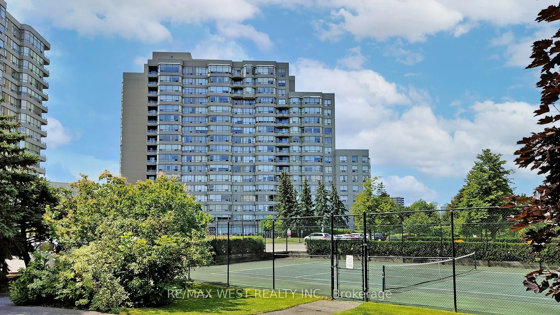 7 Townsgate Drive #1408