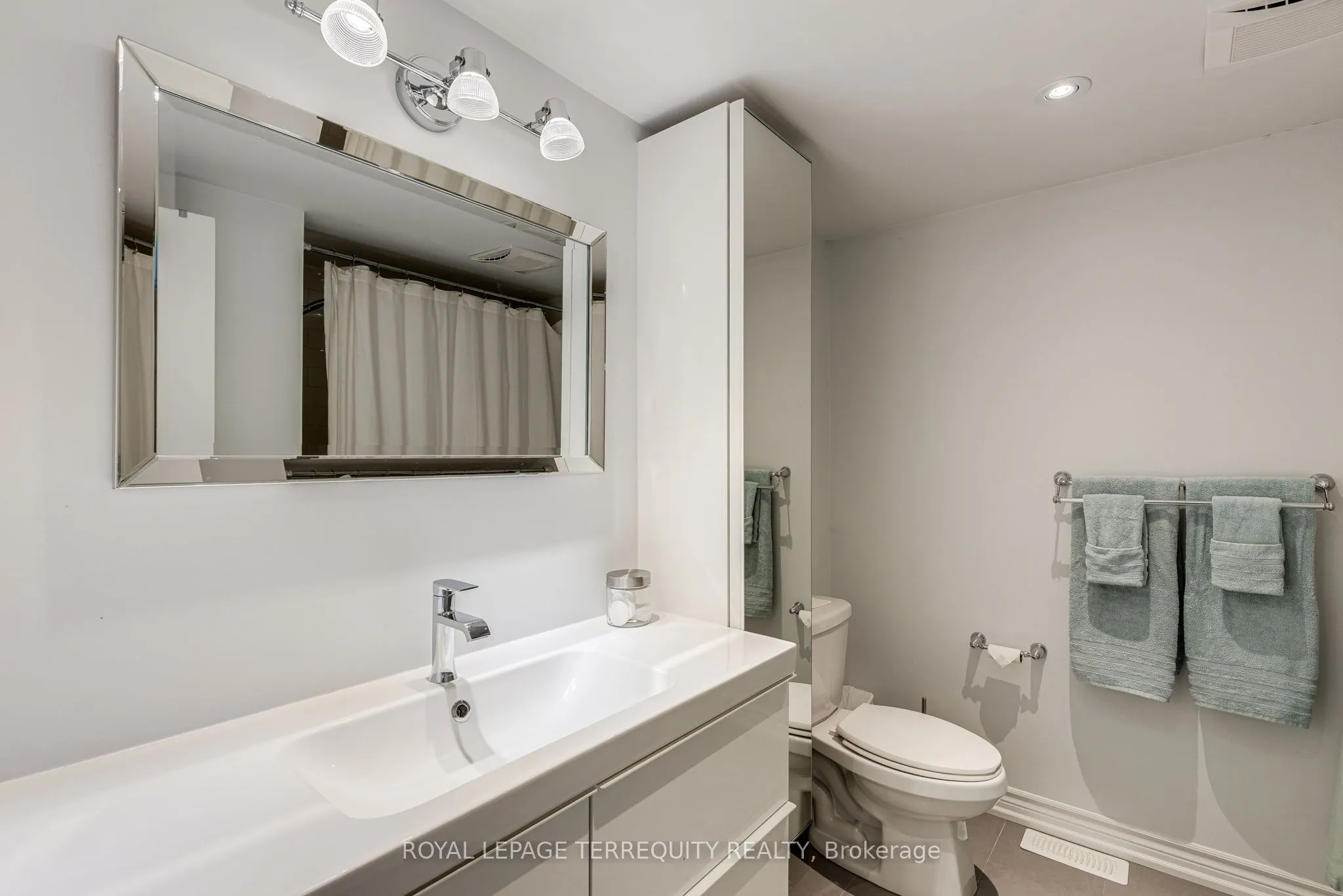 1041 Concession Road, #8