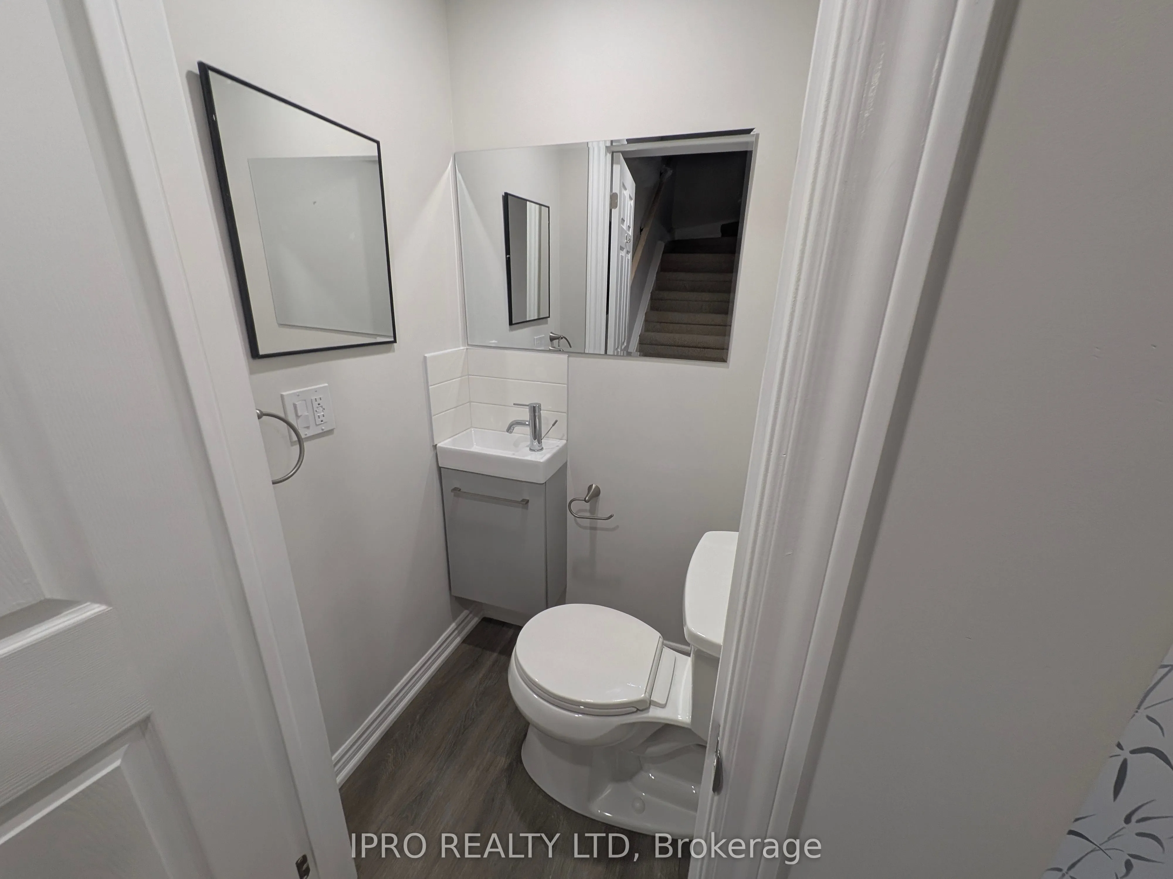 945 Vance Crescent, #1