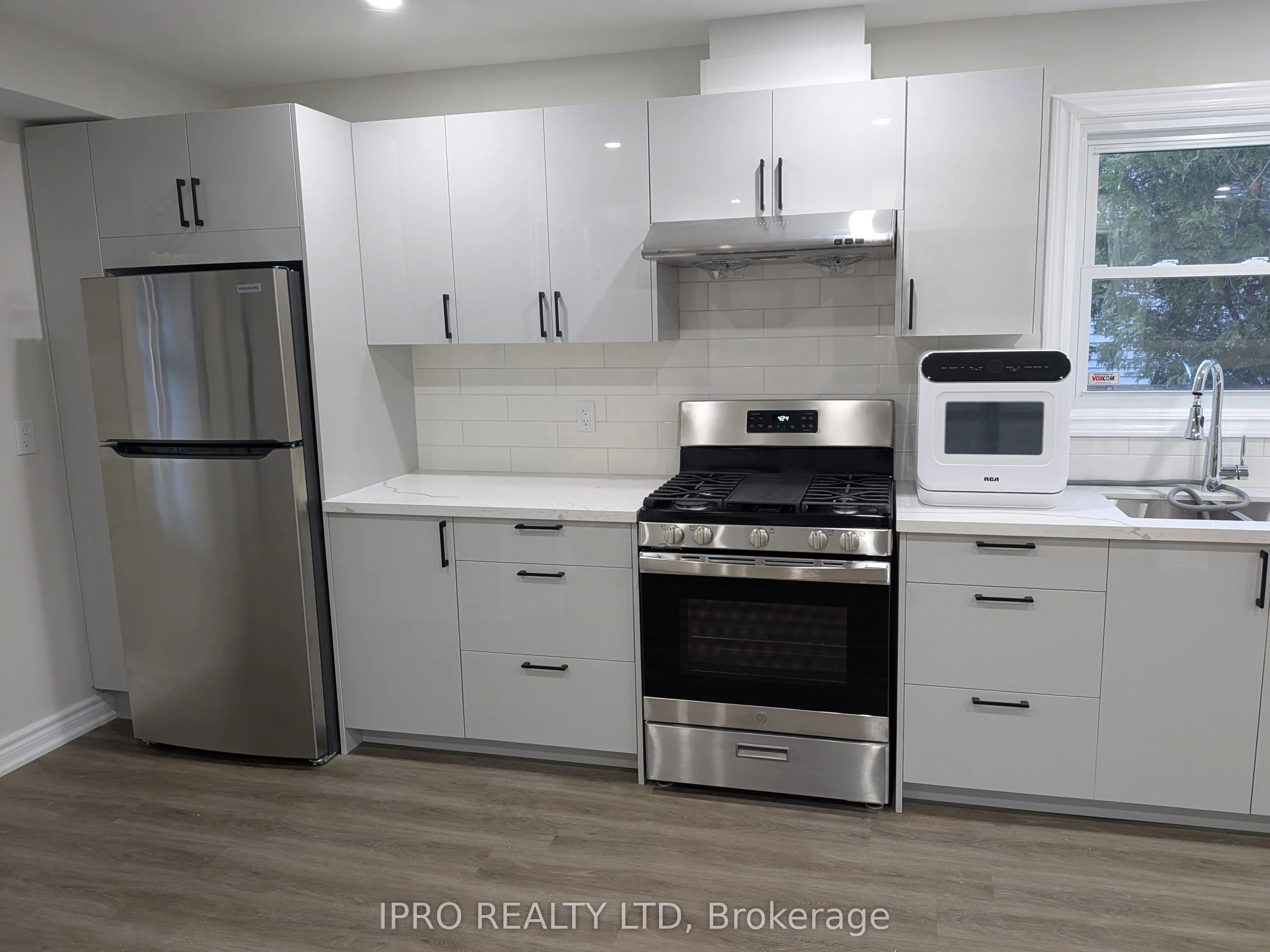 945 Vance Crescent, #1