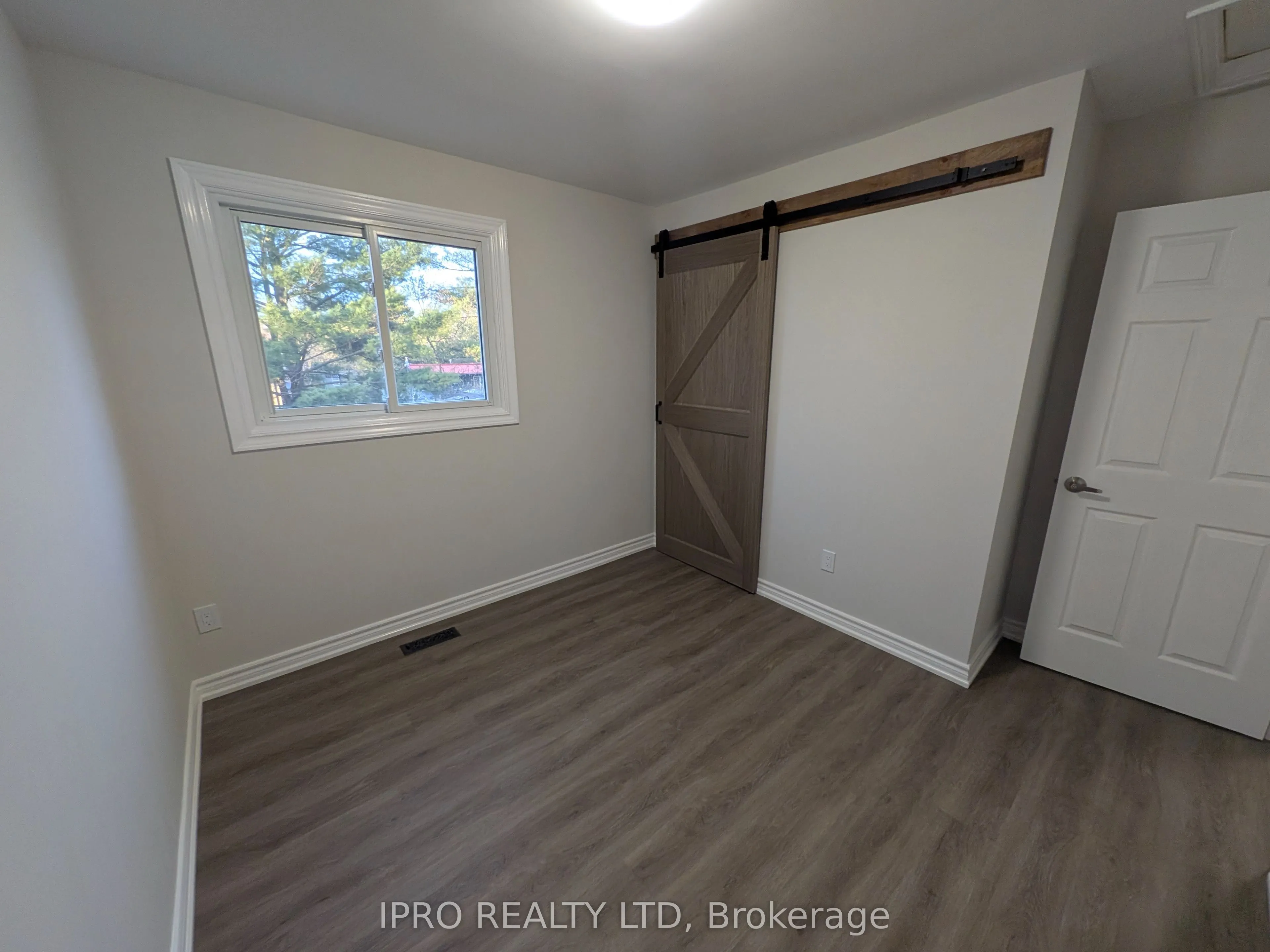 945 Vance Crescent, #1
