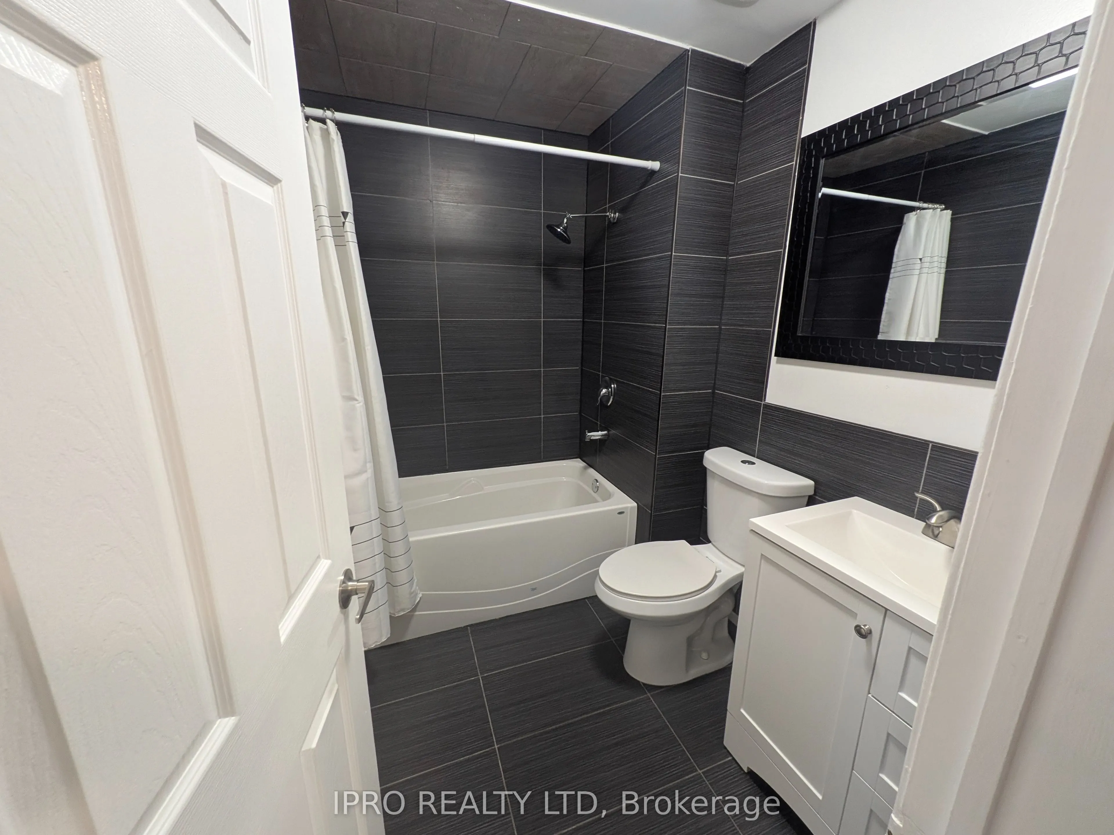 945 Vance Crescent, #1