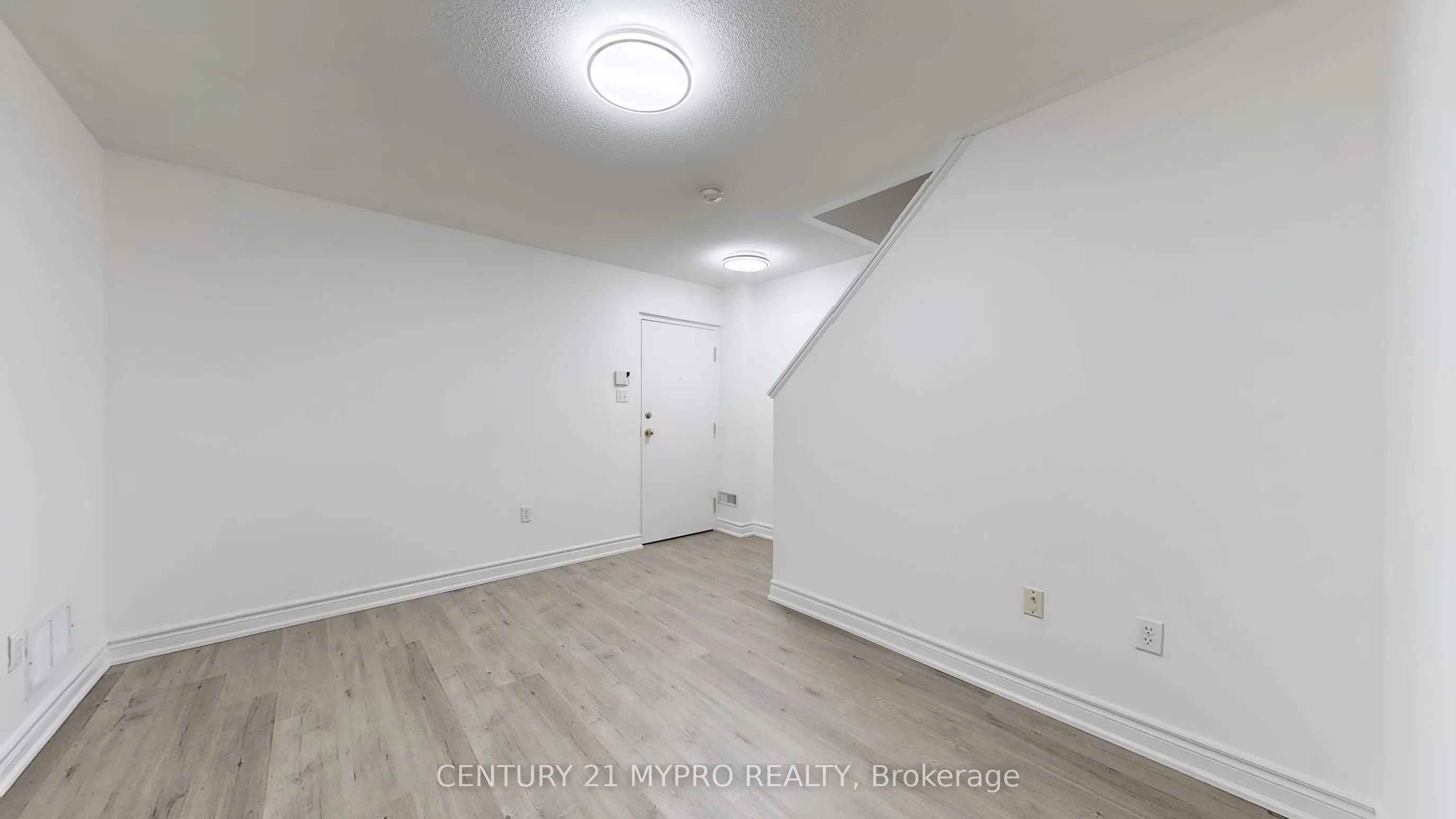 735 New Westminster Drive, #32