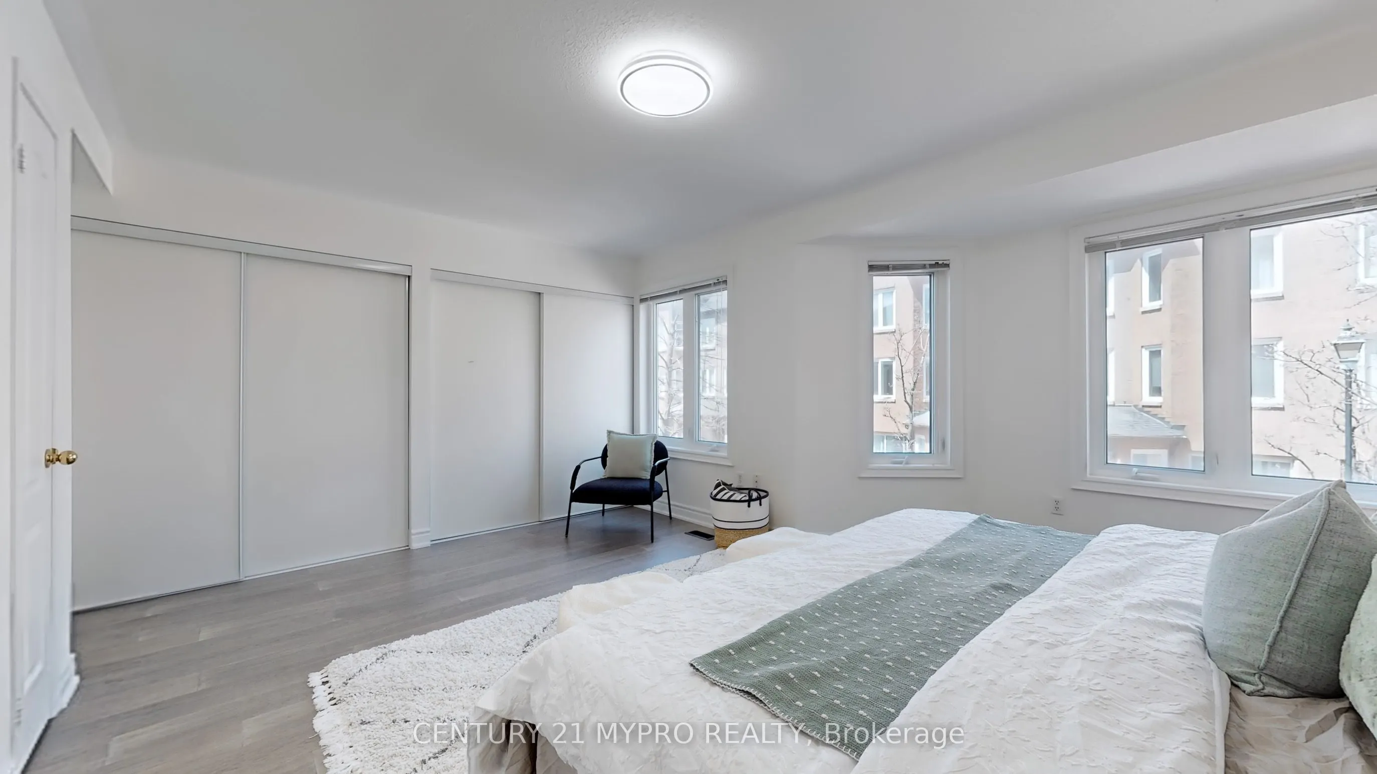 735 New Westminster Drive, #32