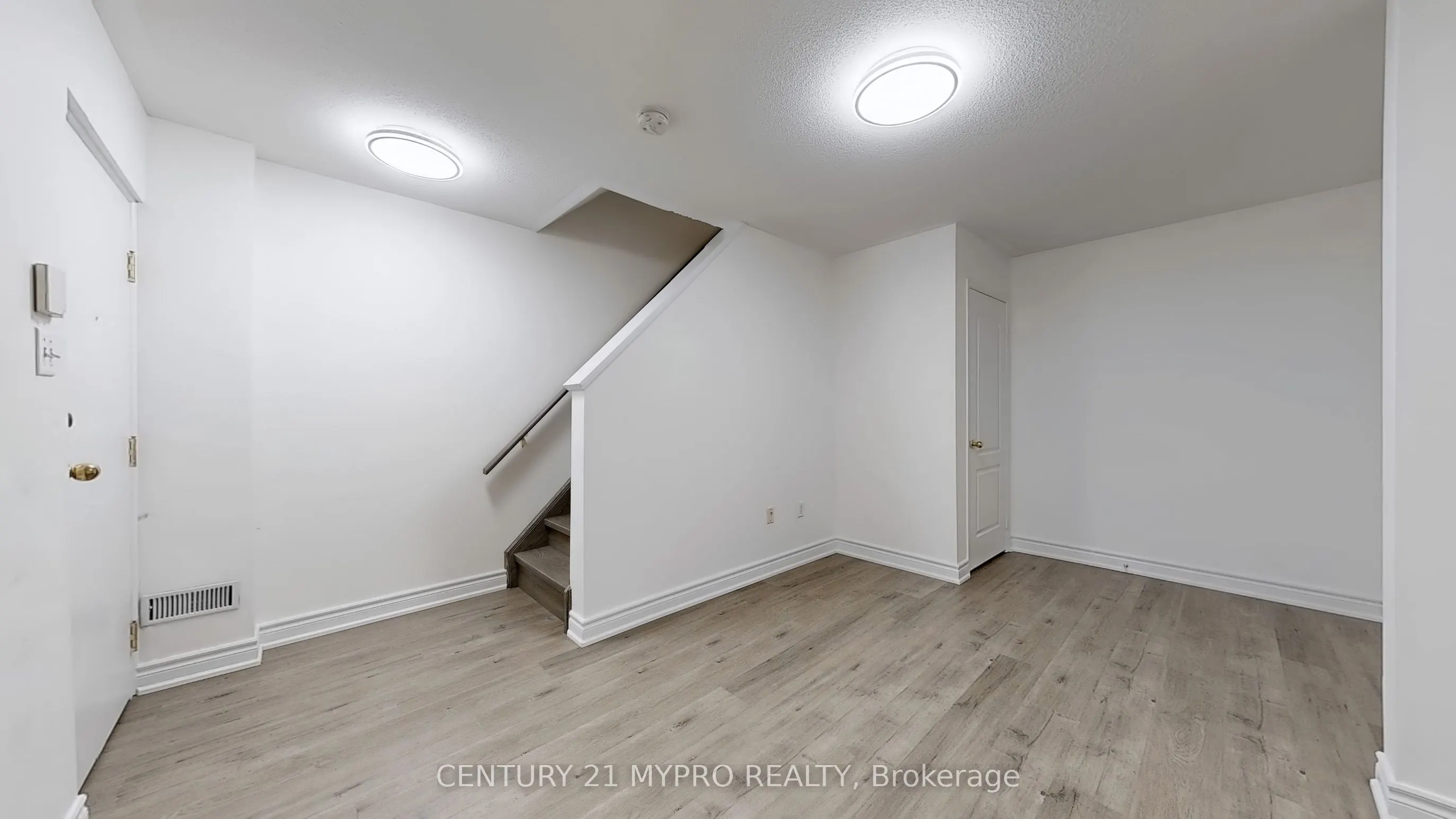 735 New Westminster Drive, #32