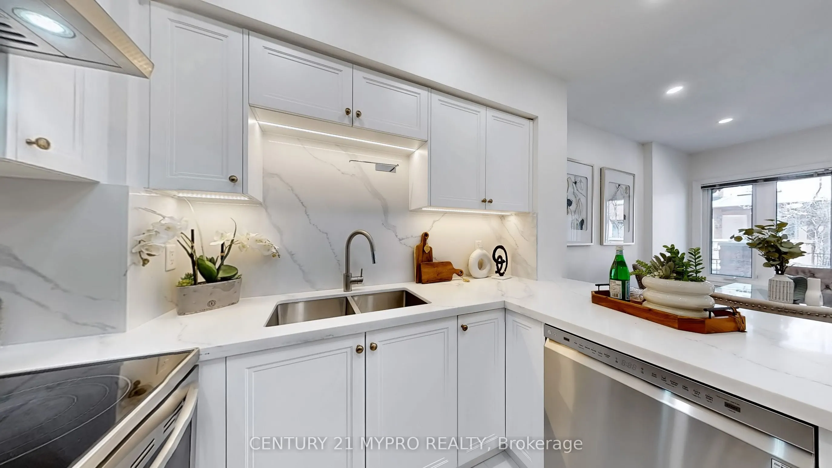 735 New Westminster Drive, #32