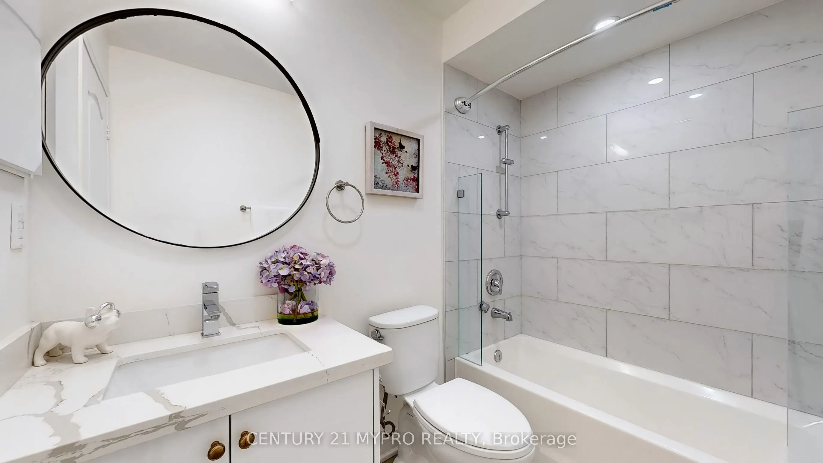 735 New Westminster Drive, #32