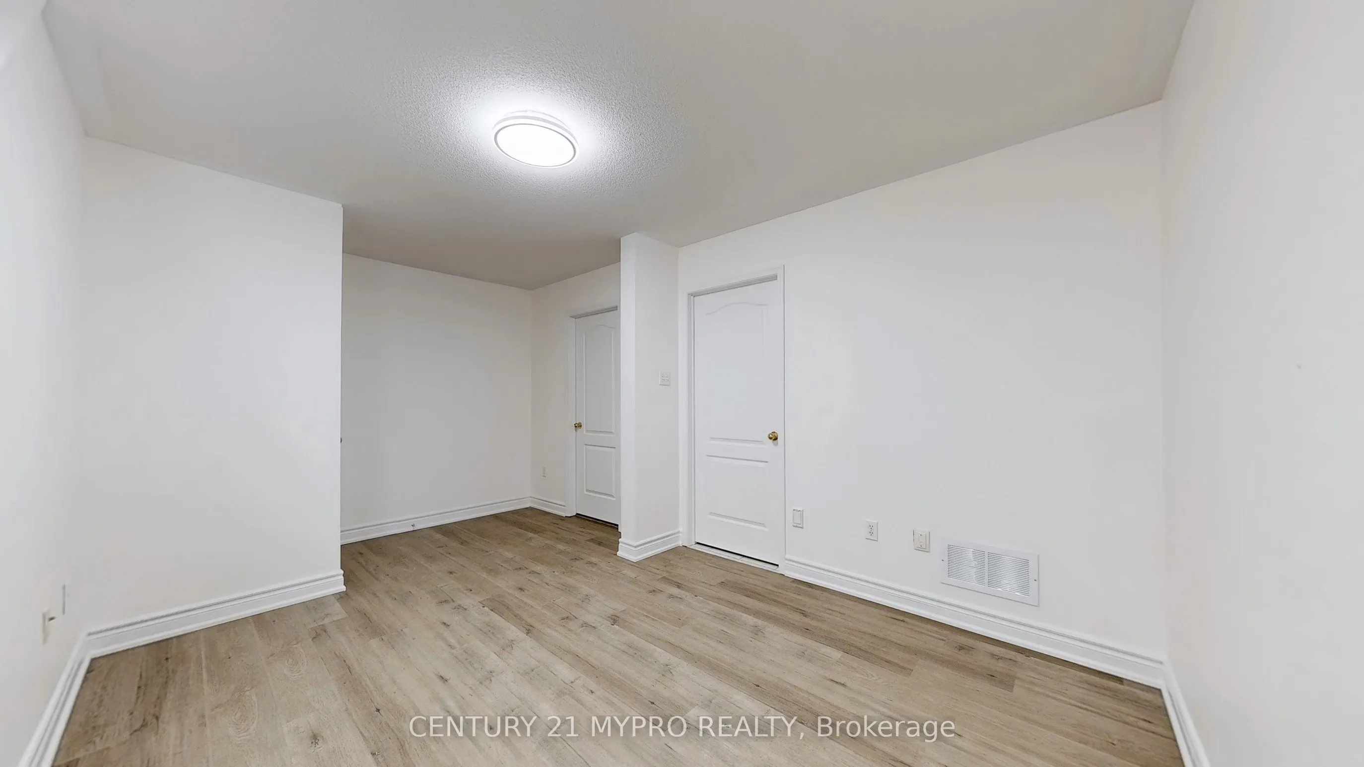 735 New Westminster Drive, #32