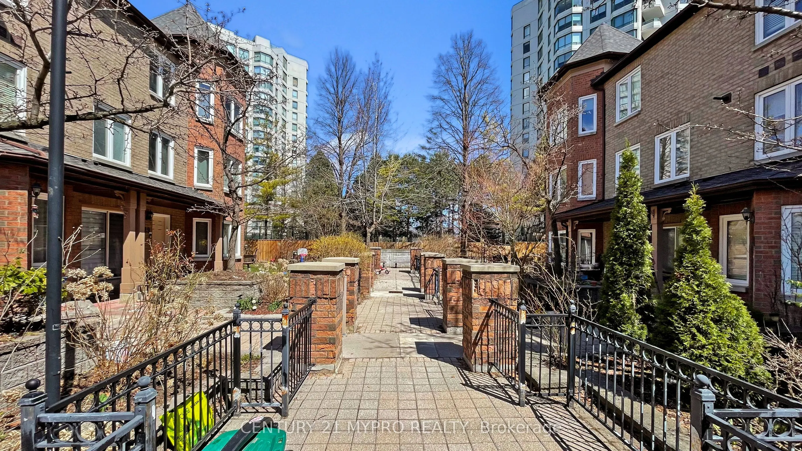 735 New Westminster Drive, #32
