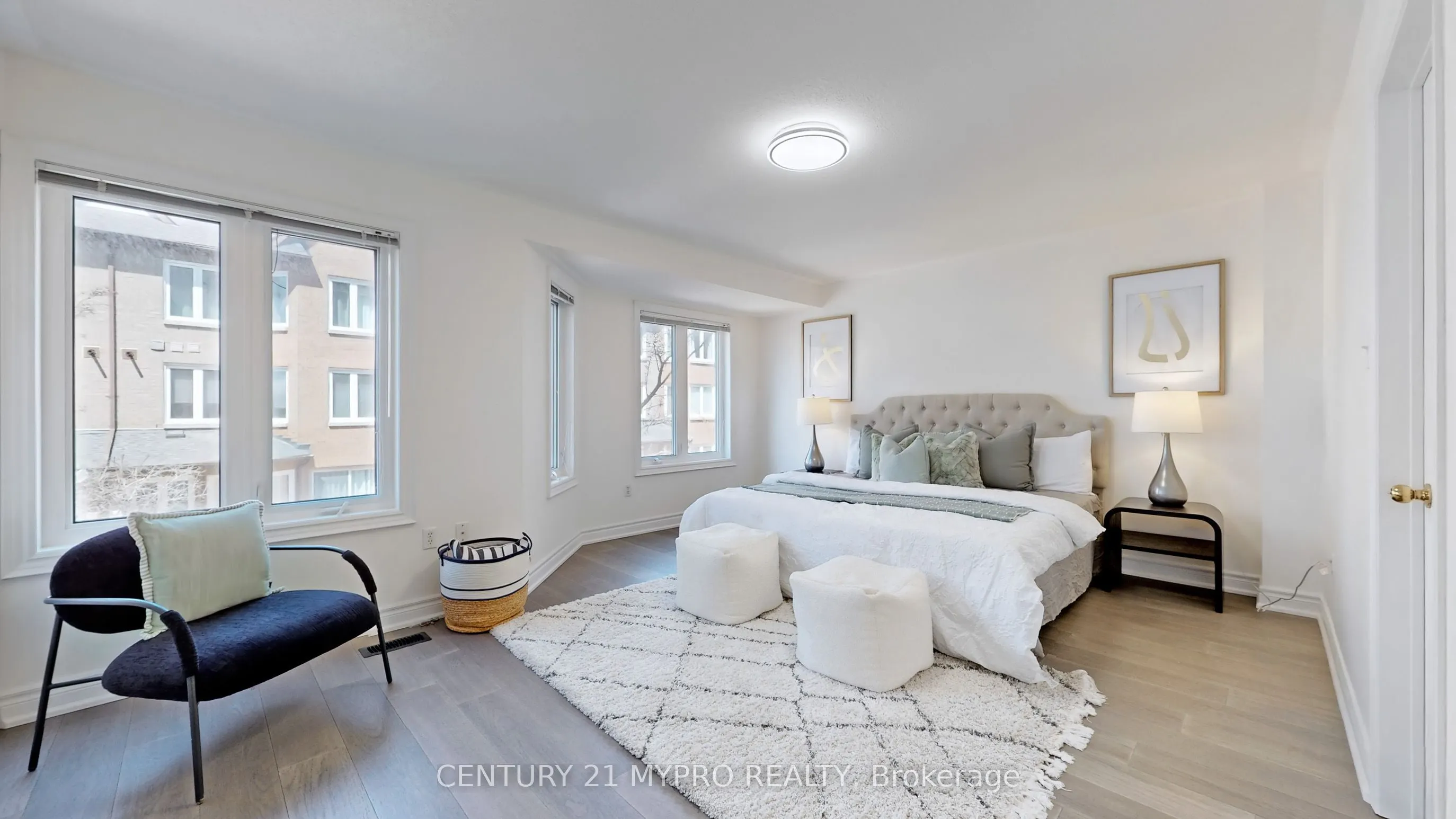 735 New Westminster Drive, #32