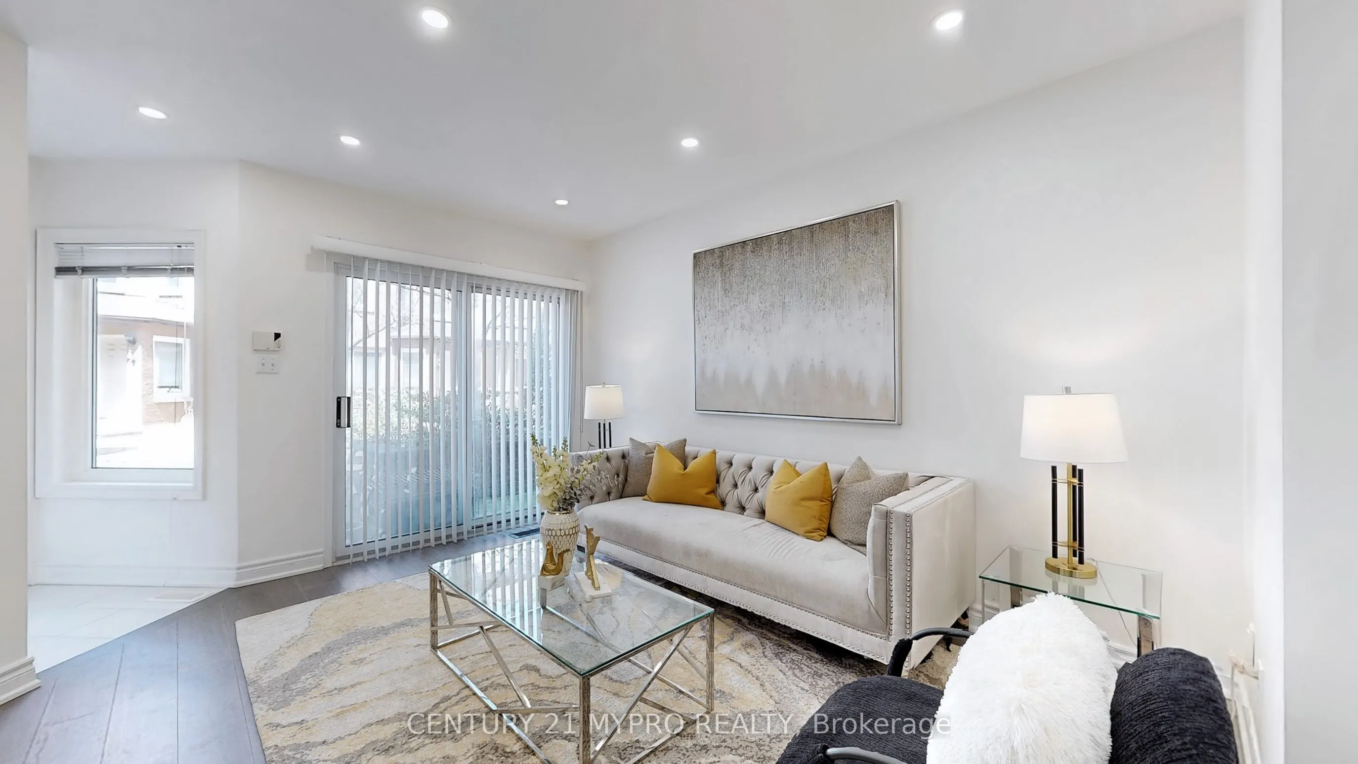 735 New Westminster Drive, #32