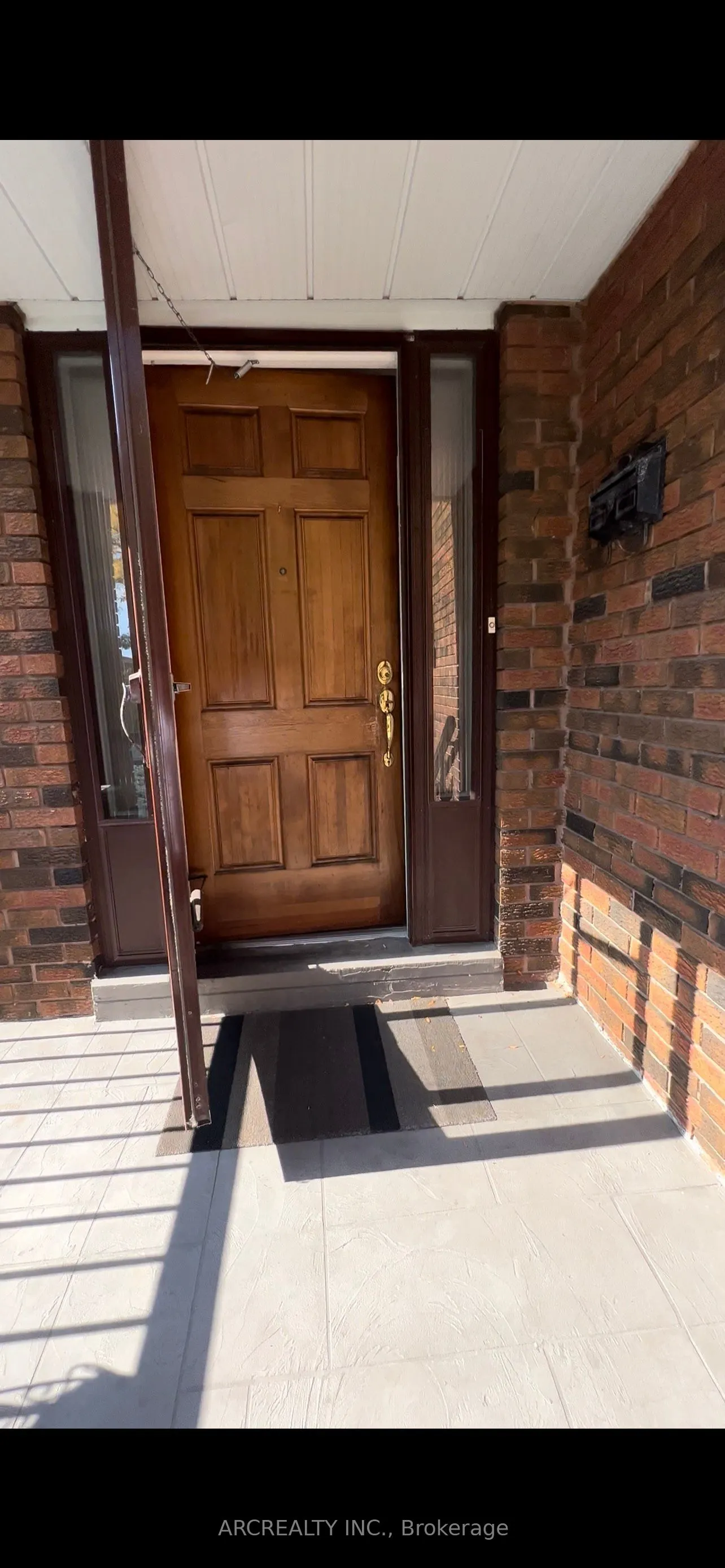 28 Oakmount Crescent