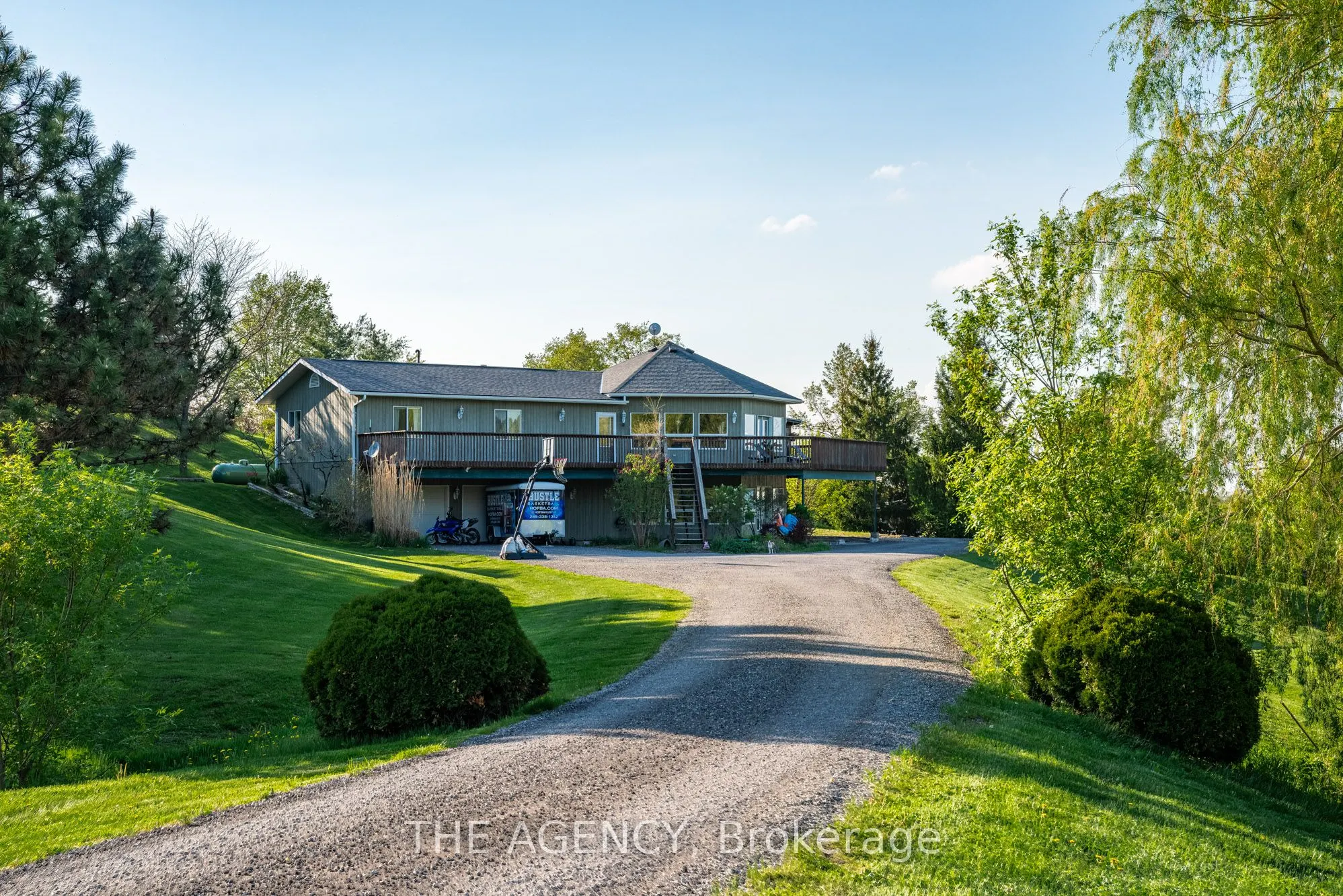 5800 17th Sideroad