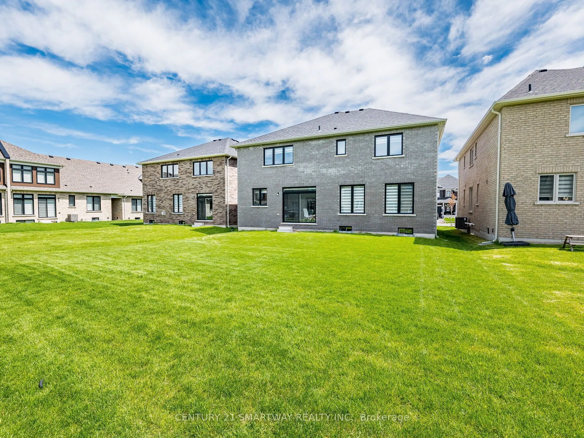 62 Sandhill Crescent E