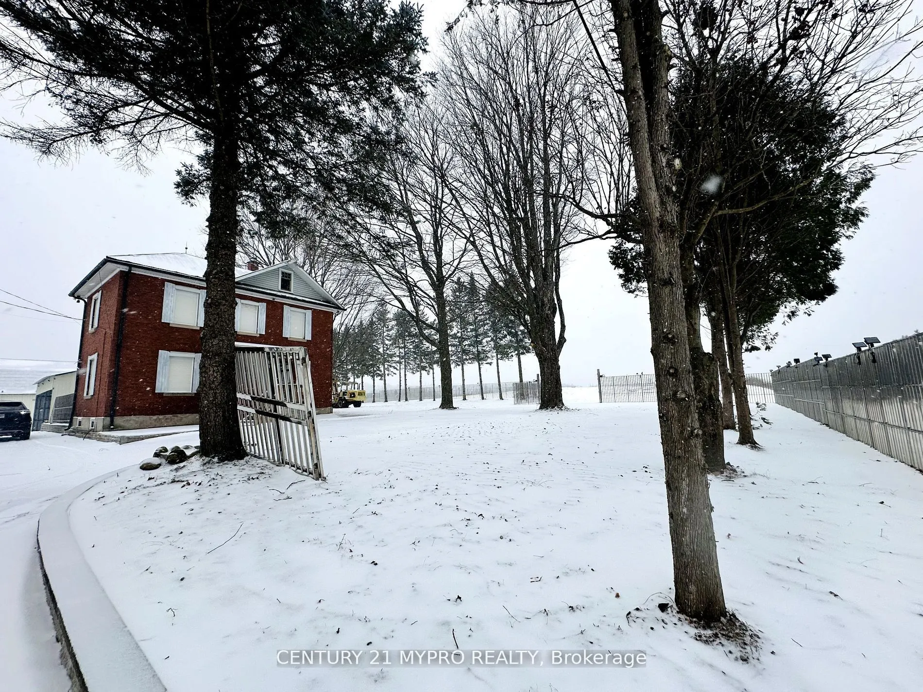 215 Durham Regional Rd 8 Road