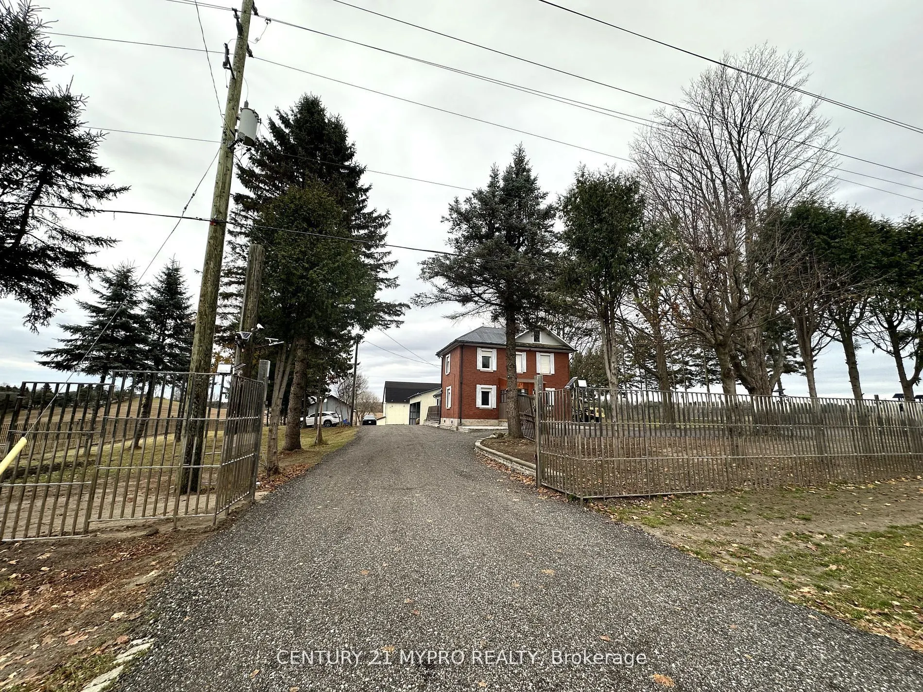 215 Durham Regional Rd 8 Road