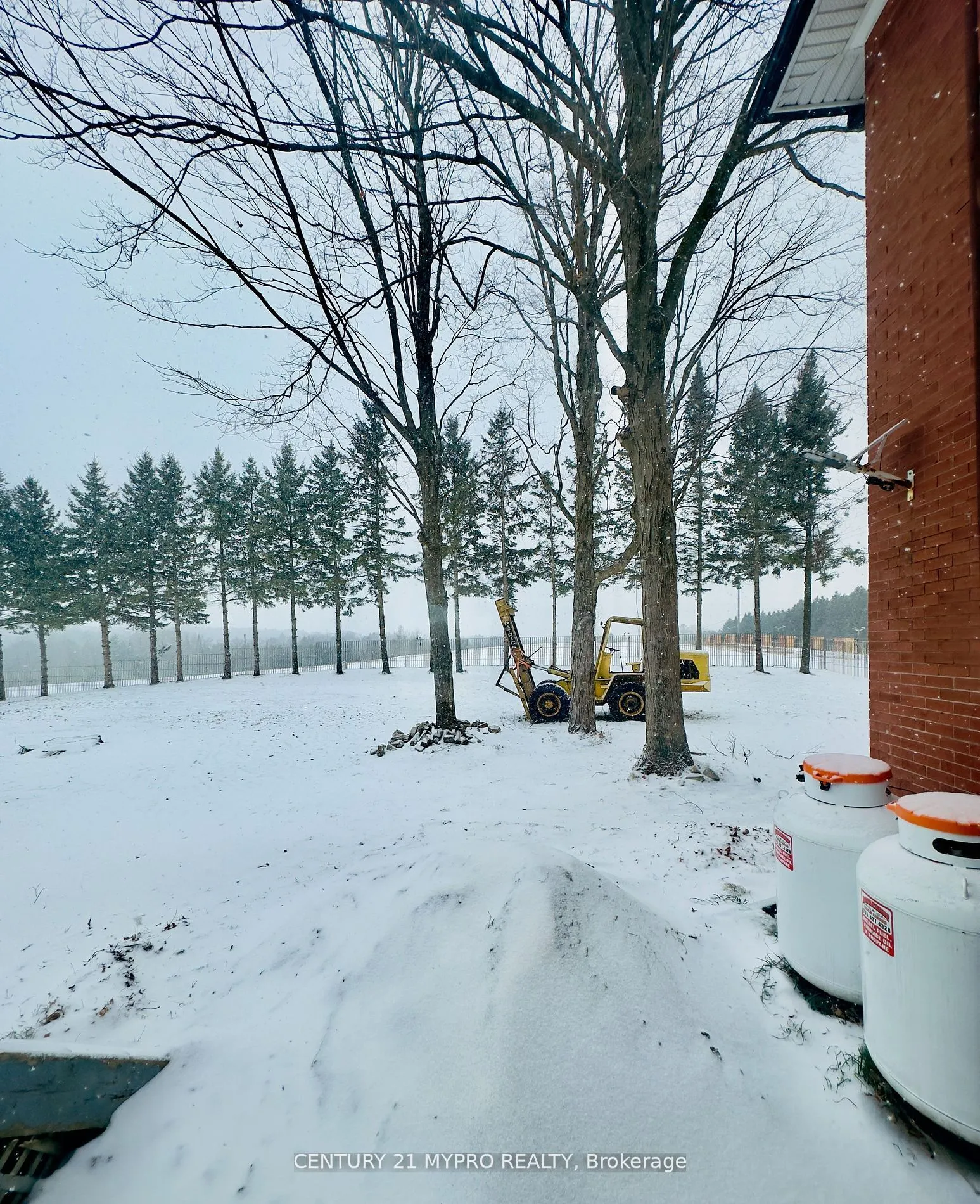 215 Durham Regional Rd 8 Road