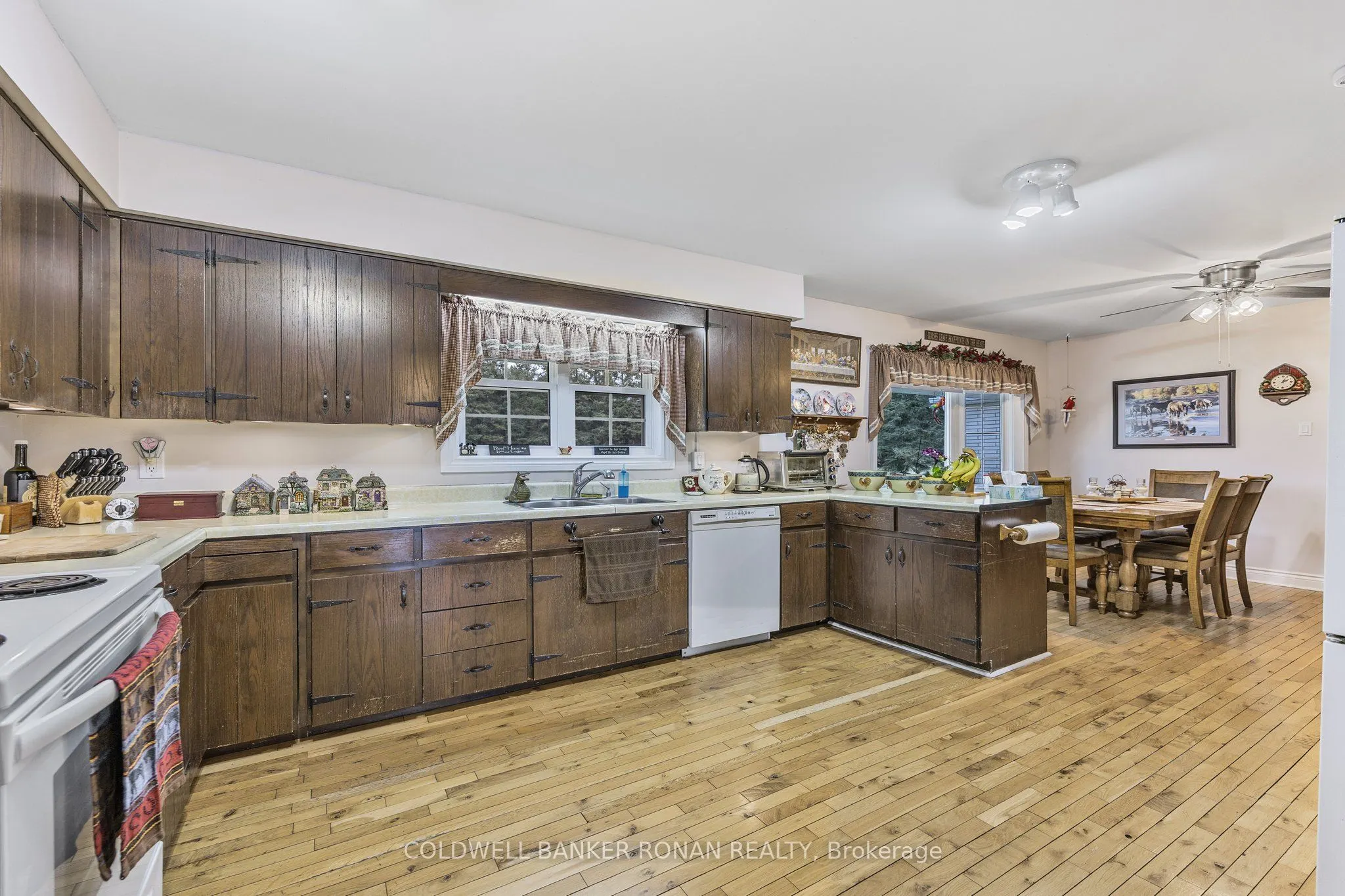 8058 20th Side Road