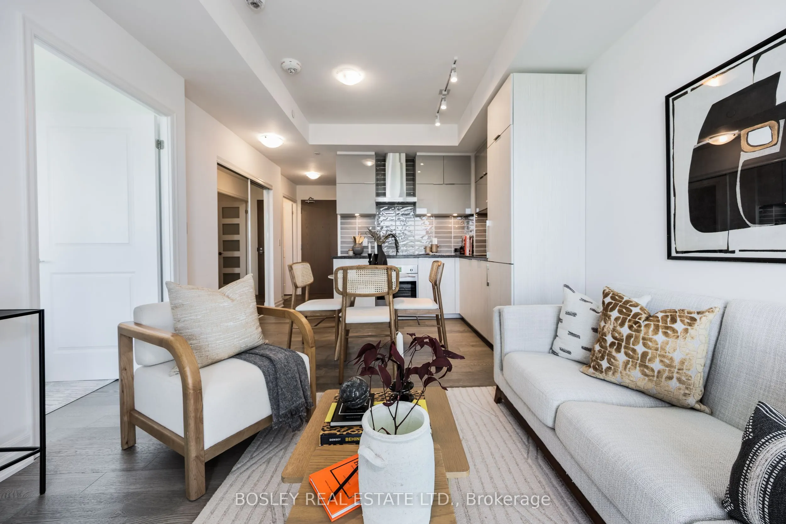 8 Rouge Valley Drive W, #908
