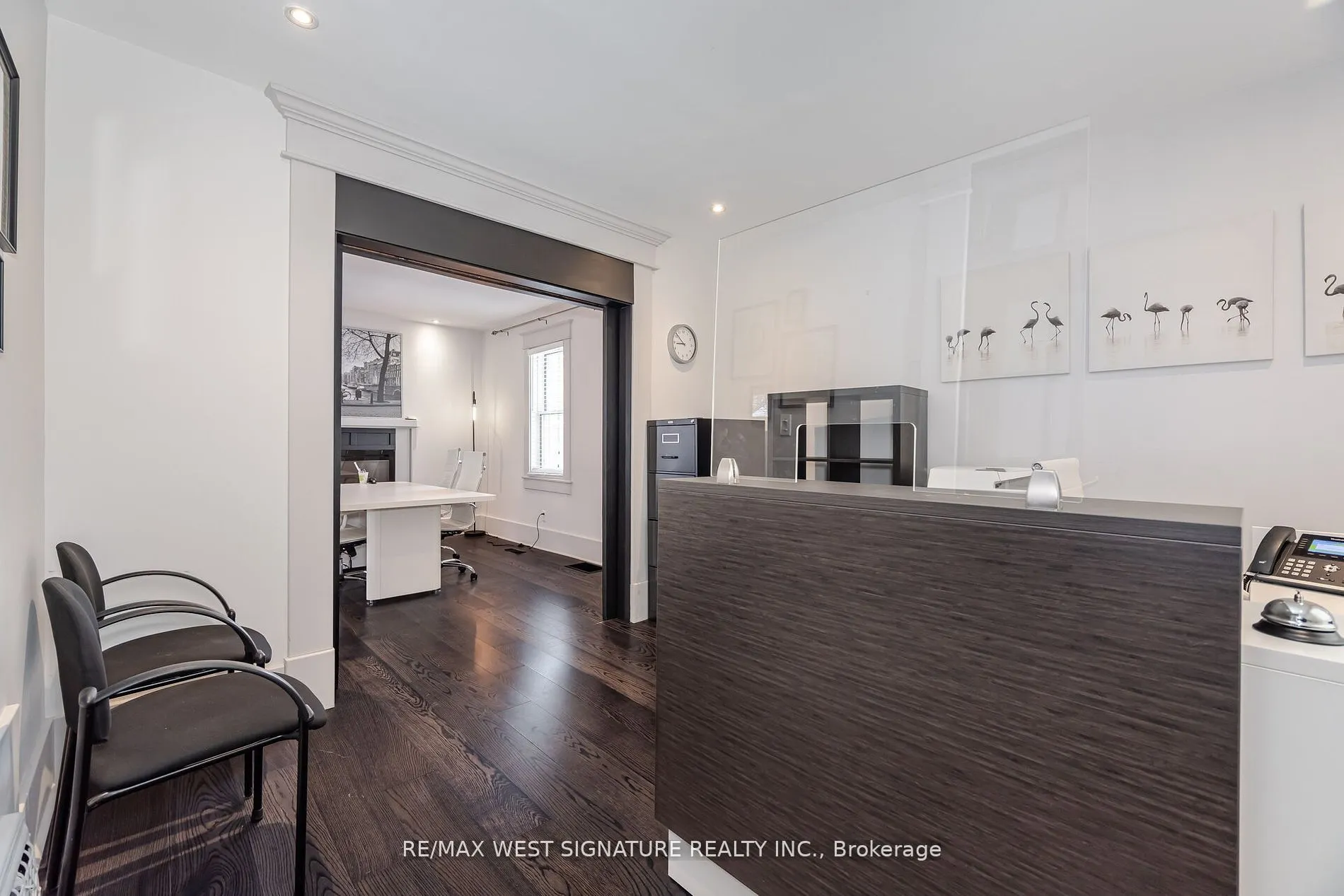 195 Victoria Street W